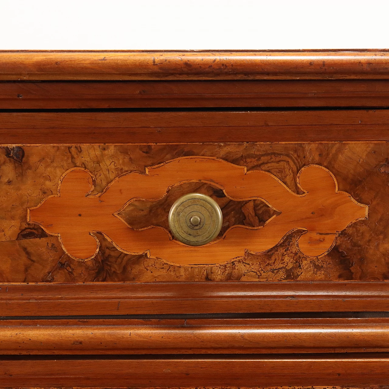 Bergamasque Baroque walnut-root canterano with cherrywood inlays and maple purfling, early 18th century 5