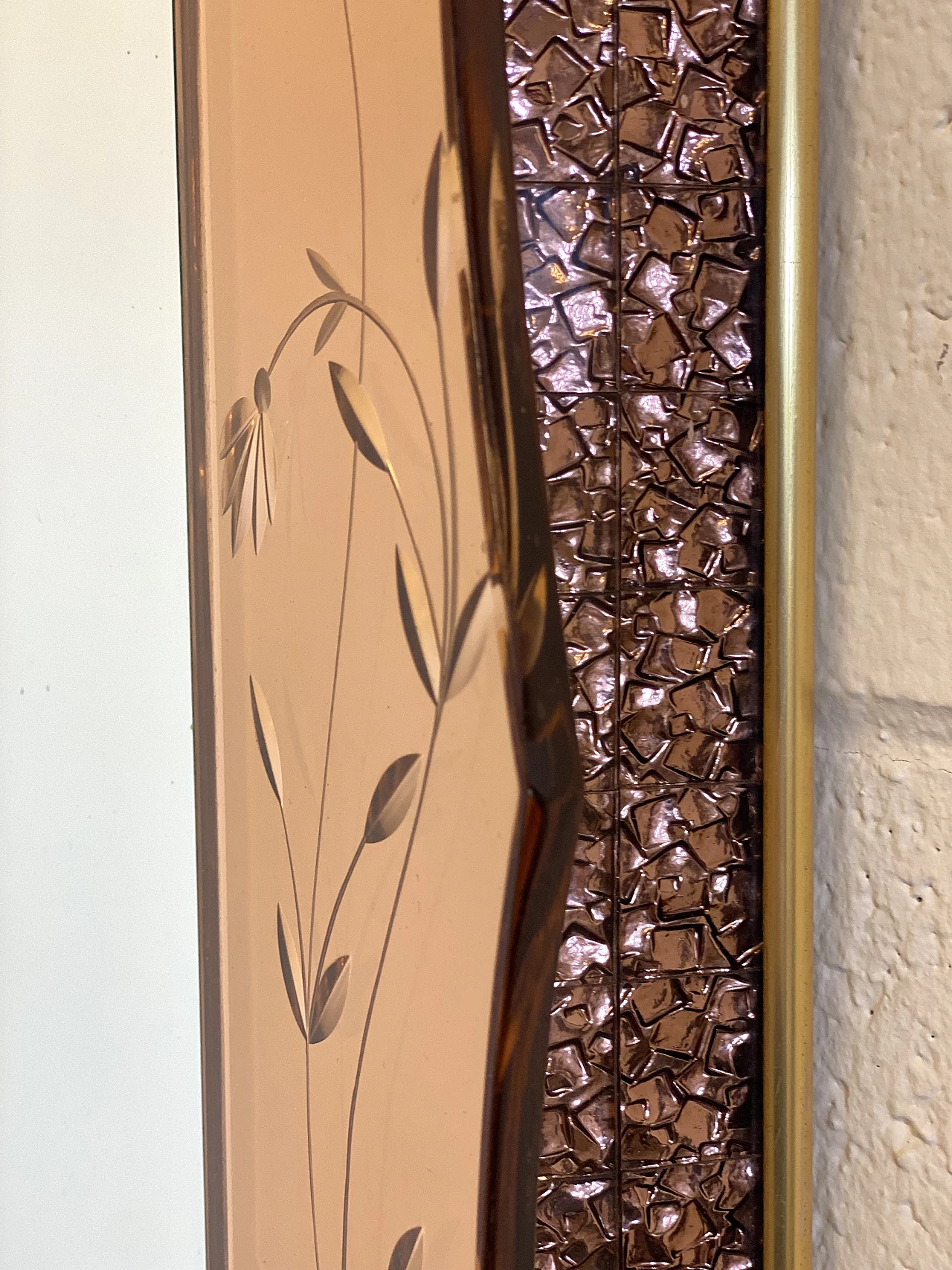 Specchio con fiori incisi sulla cornice di Crystal Art, anni '60 12
