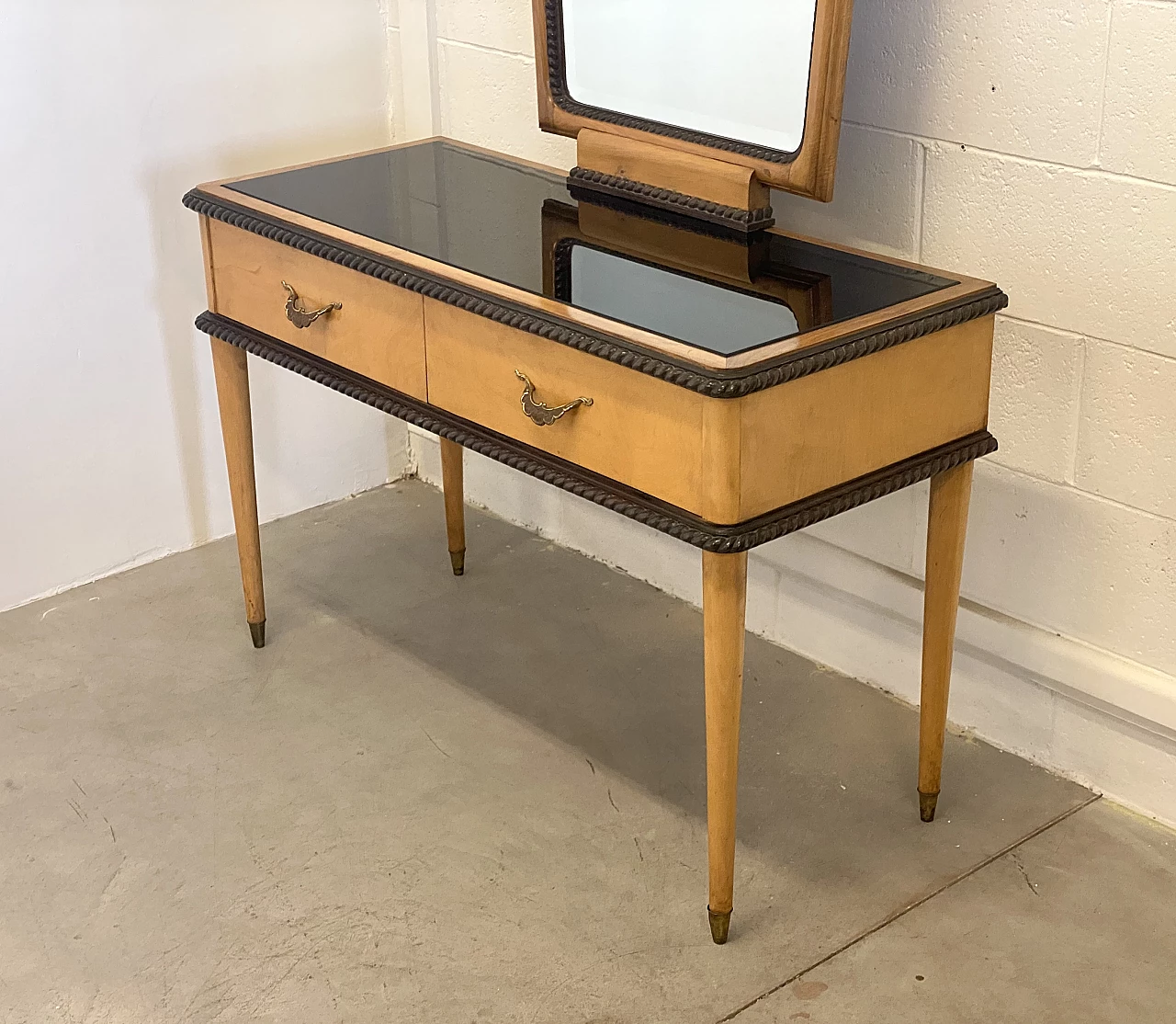 Vanity table in the style of Gio Ponti, 1940s 1