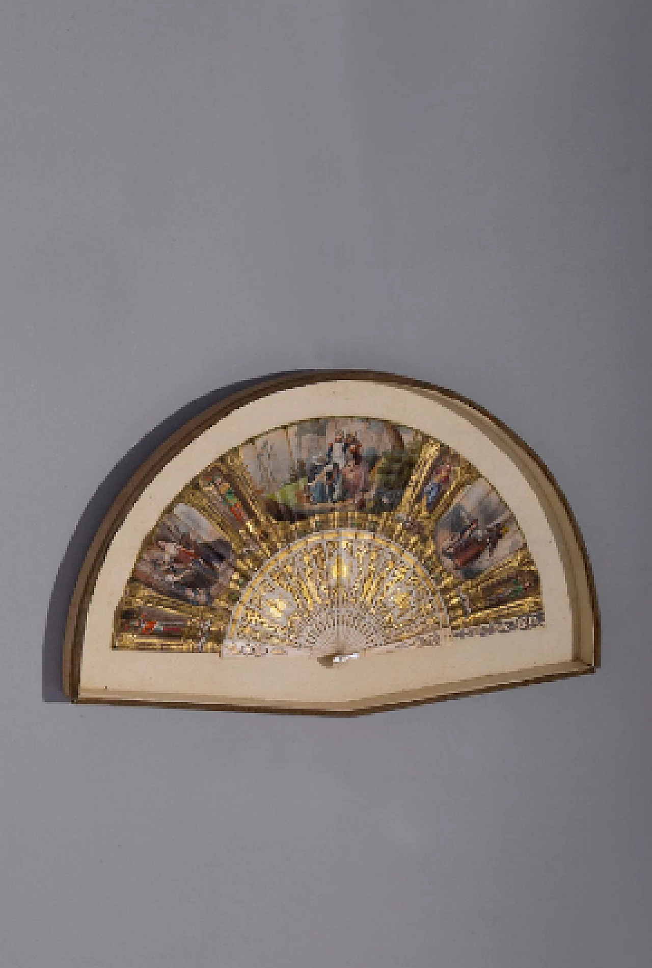 Painted silk fan with case, late 19th century 2