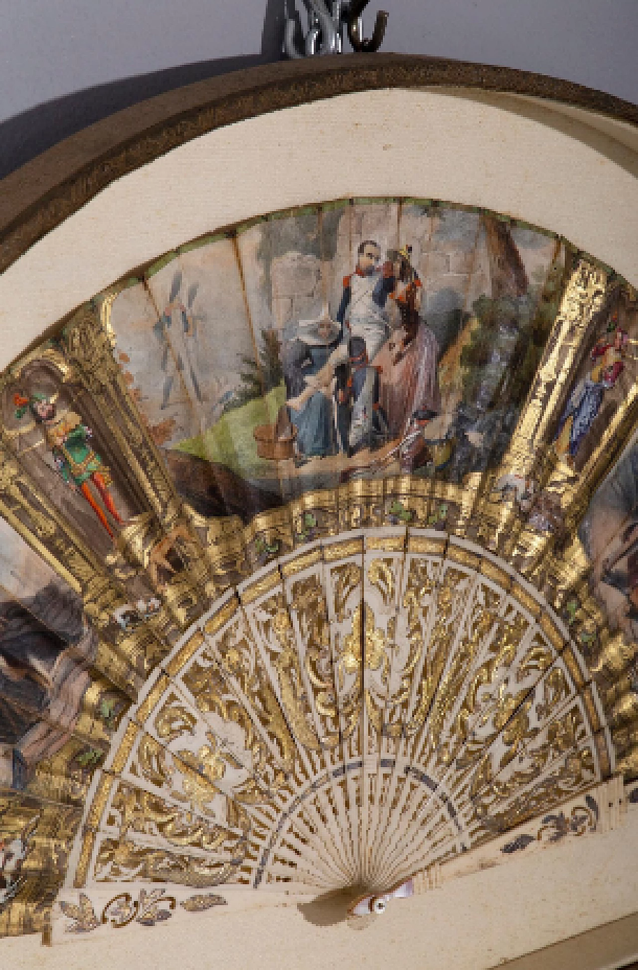 Painted silk fan with case, late 19th century 4