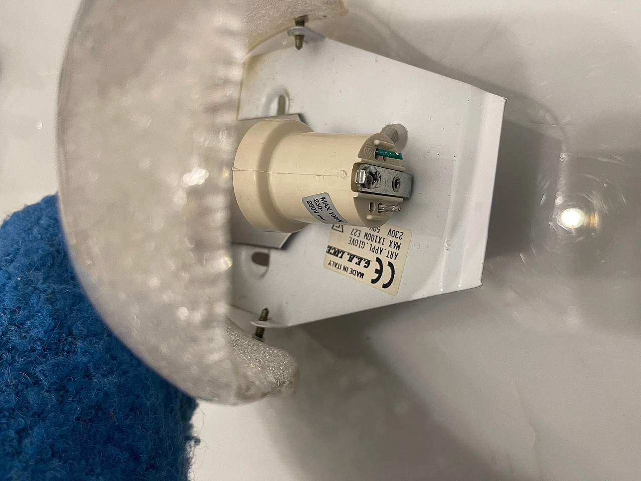 Pair of Murano glass sconces with golden details, 1970s 7