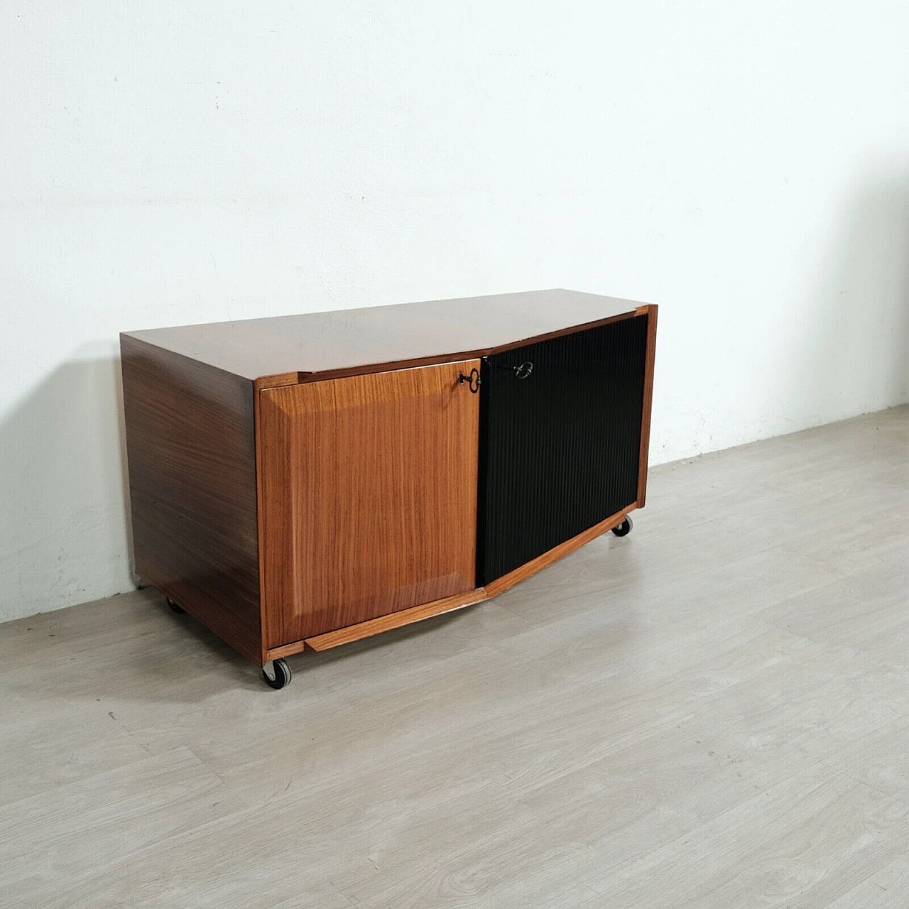Wood TV stand cabinet attributed to Vittorio Dassi, 1960s 5