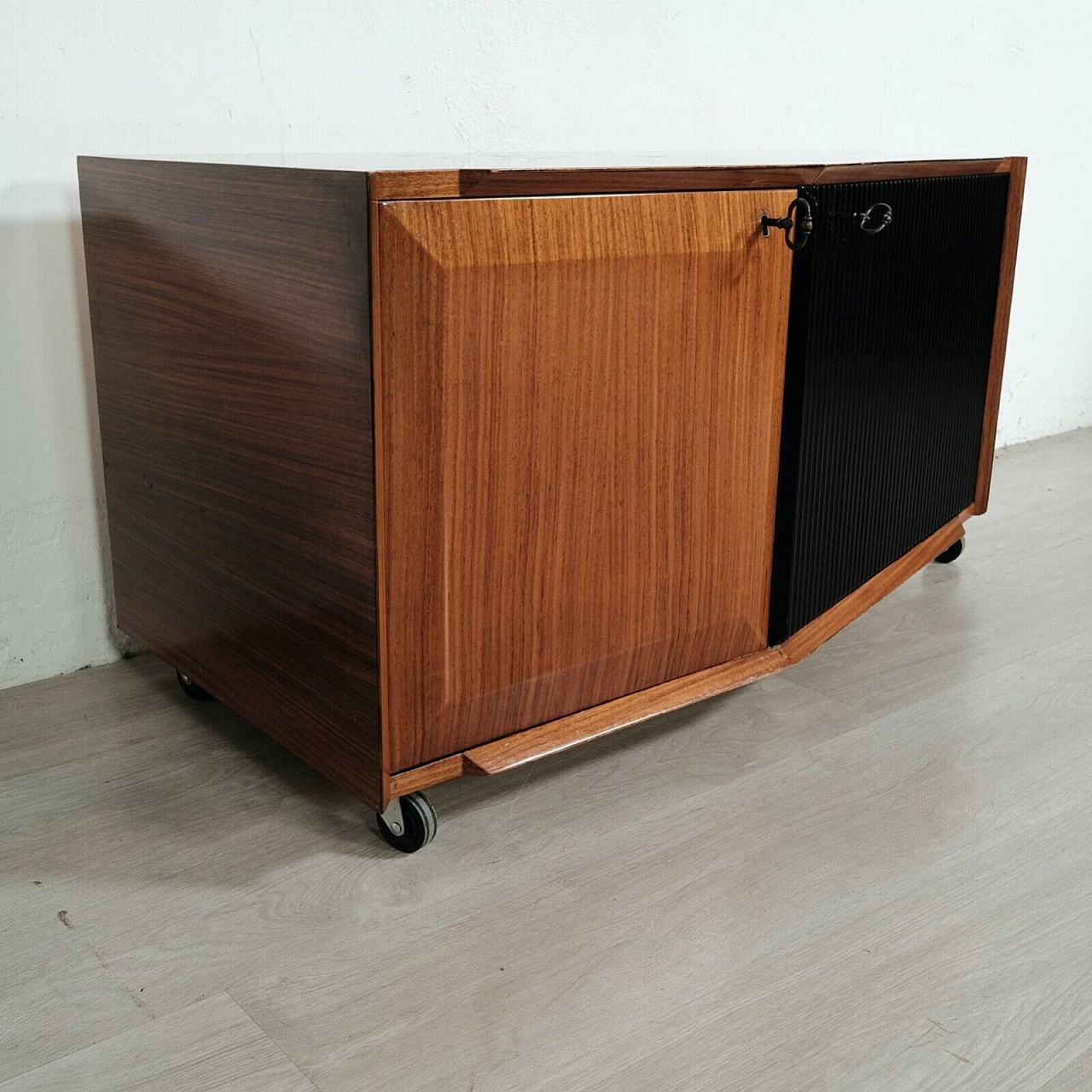 Wood TV stand cabinet attributed to Vittorio Dassi, 1960s 13