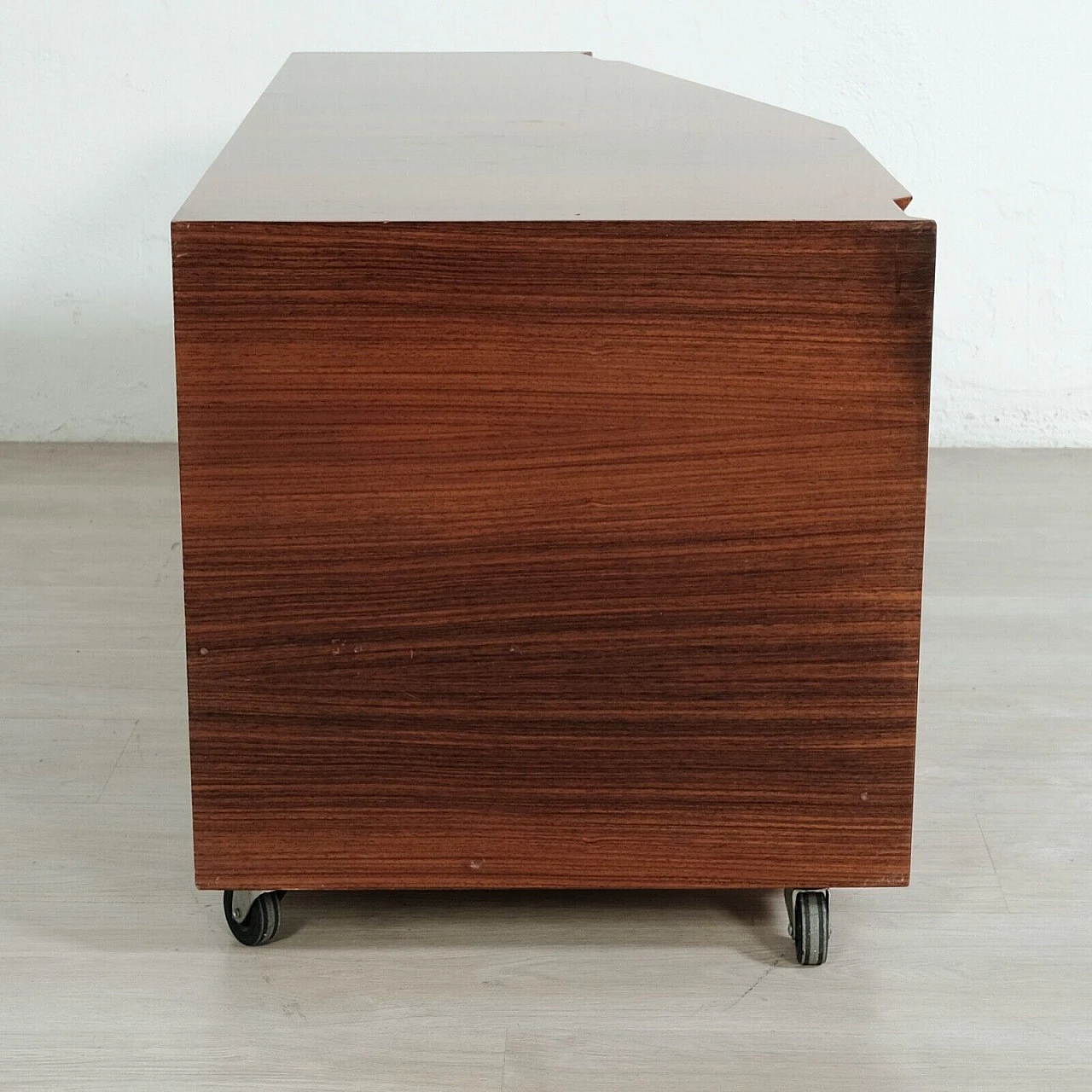 Wood TV stand cabinet attributed to Vittorio Dassi, 1960s 14