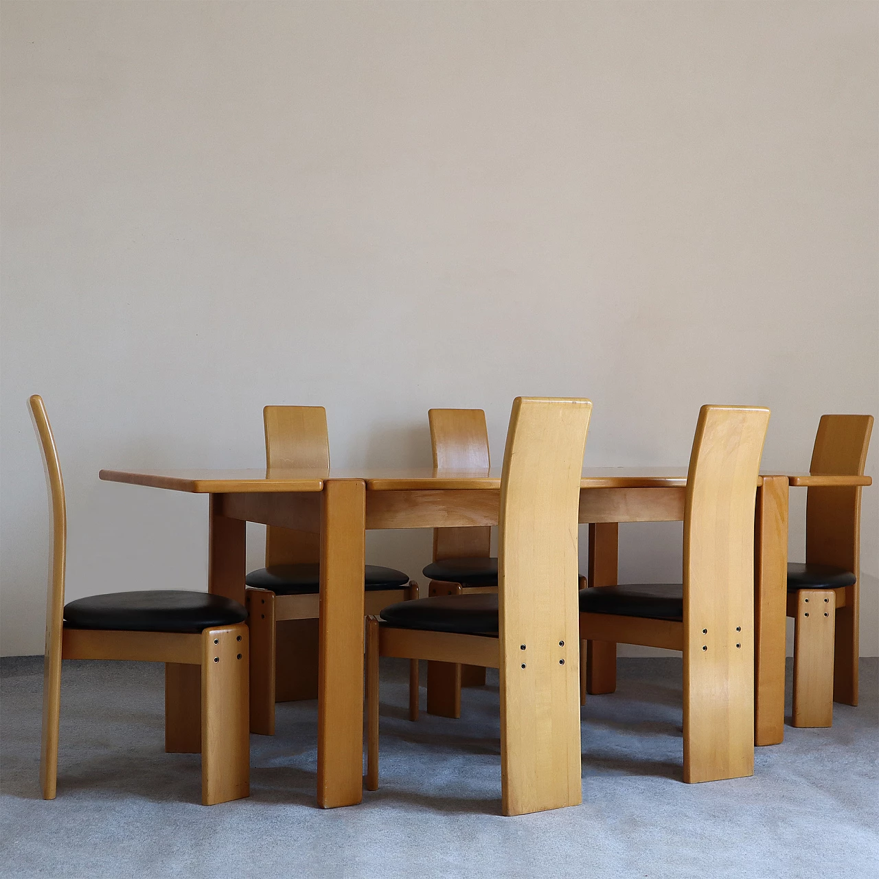 Tavolo e 6 sedie di Afra e Tobia Scarpa, anni '80 4
