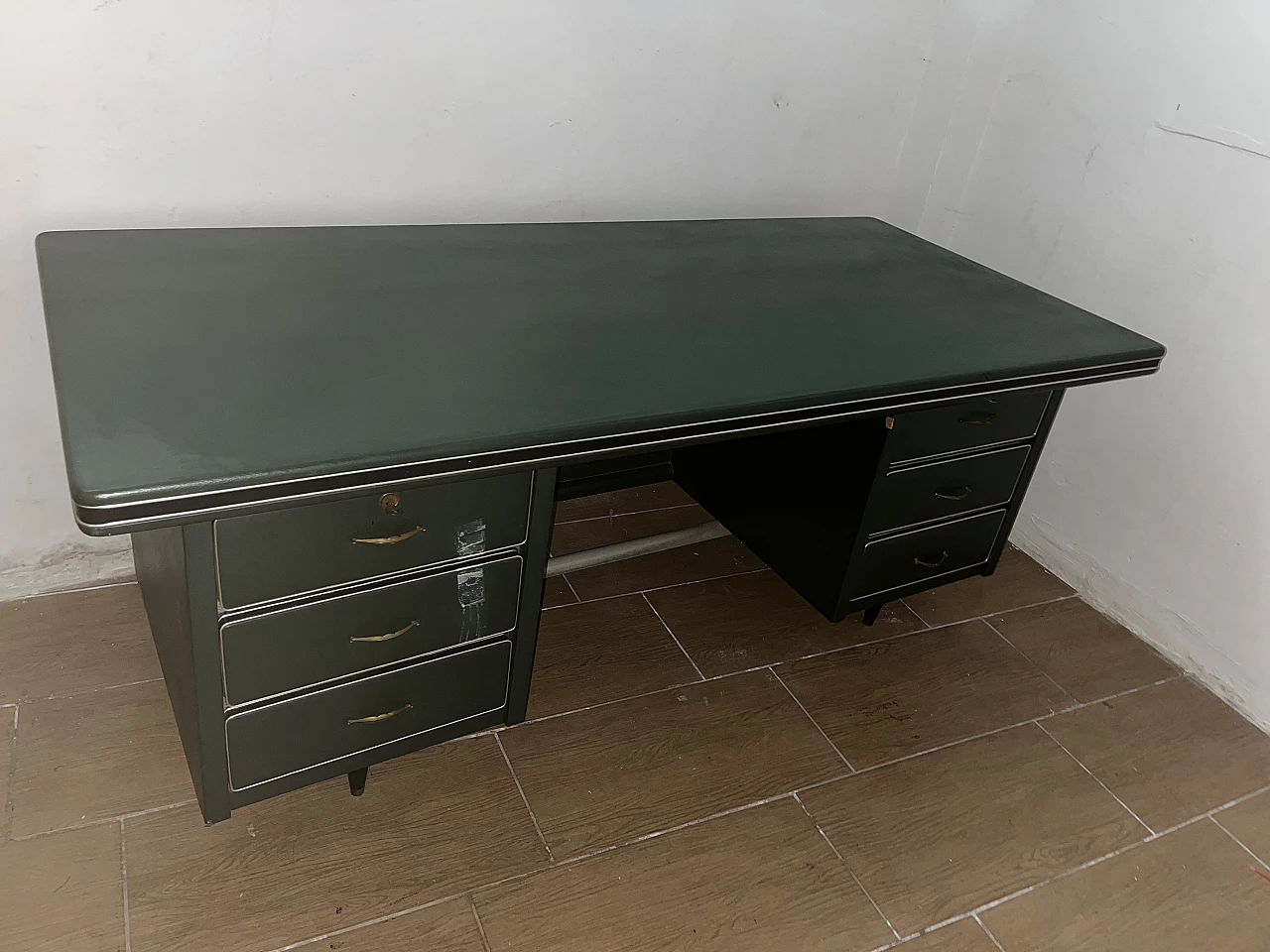 Desk in green leather by Umberto Mascagni, 1950s 13