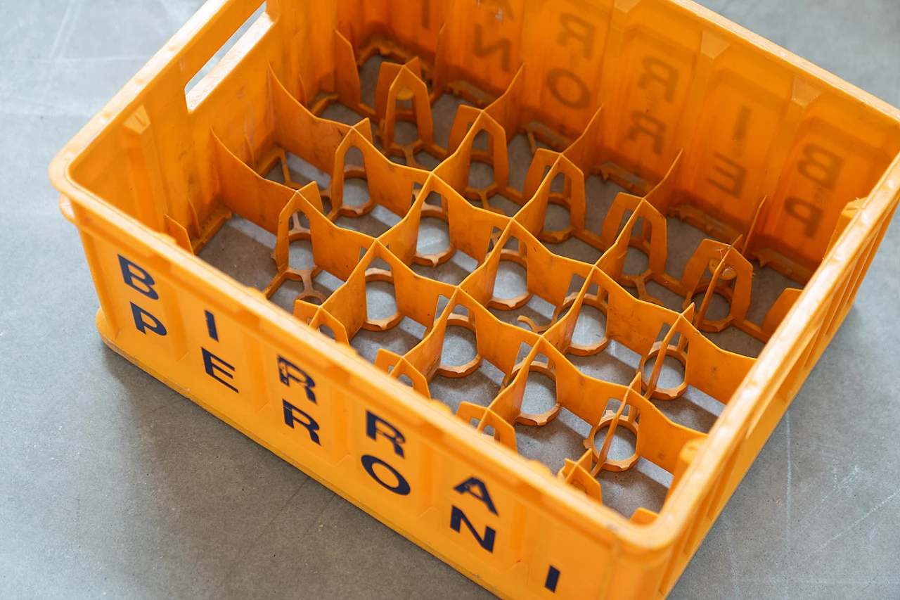 8 Peroni beer plastic crates, 1970s 4