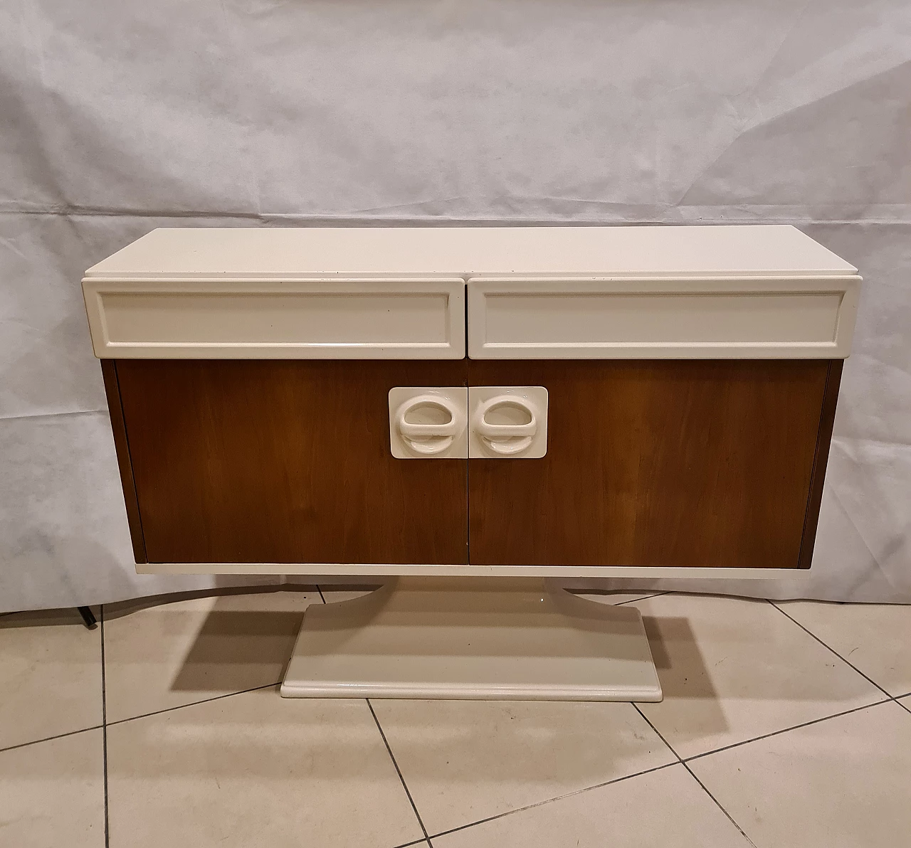 Credenza in legno e plastica di Luigi Sormani, anni '60 1