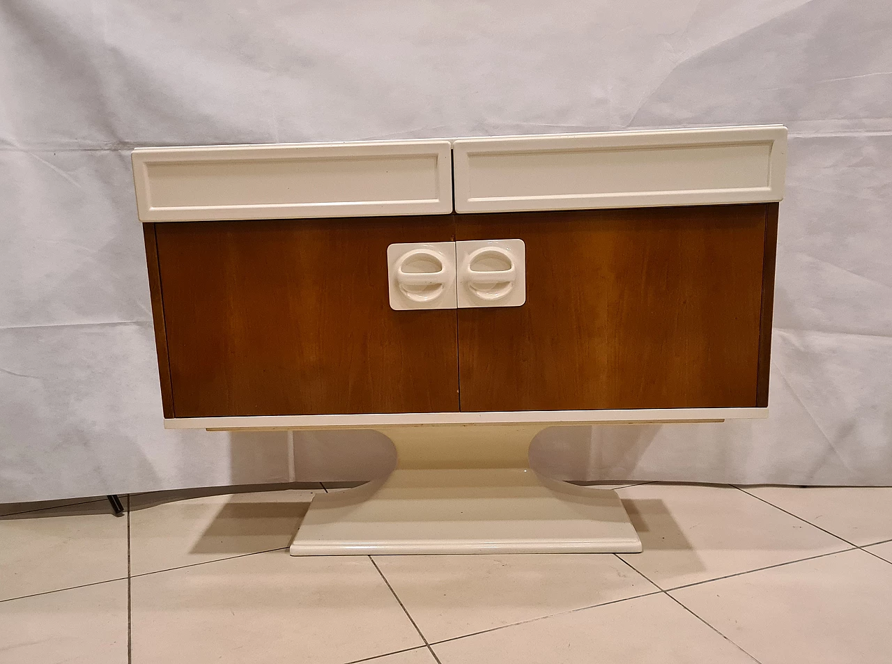 Credenza in legno e plastica di Luigi Sormani, anni '60 2