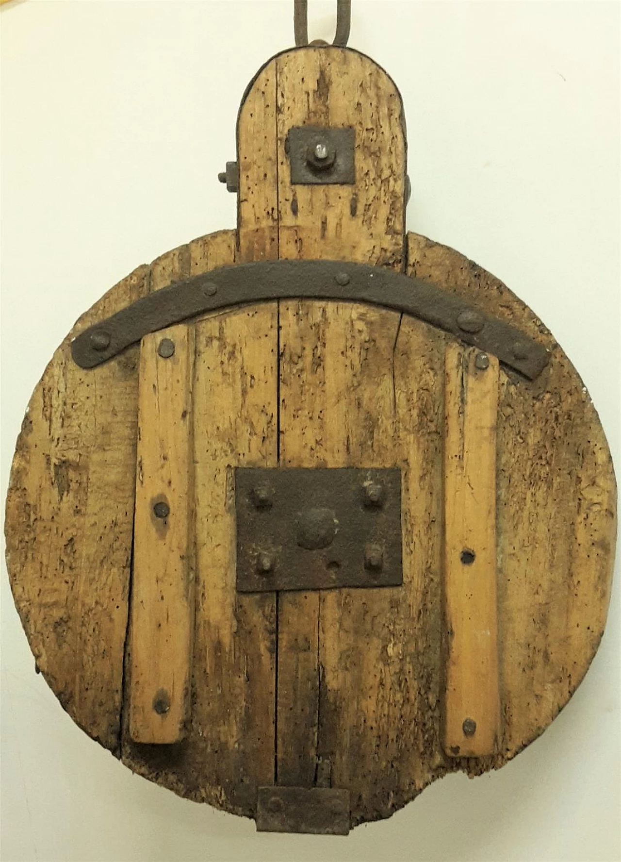 Wooden towing pulley, early 20th century 5