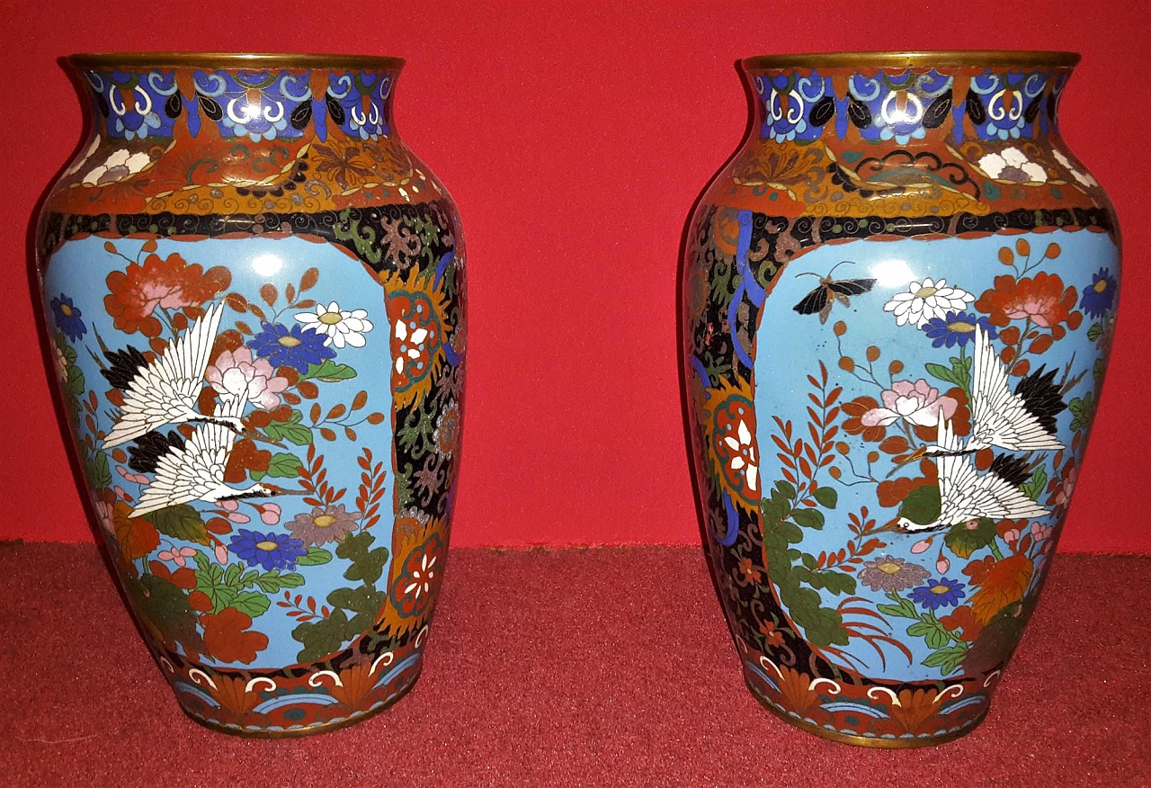 Coppia di vasi in smalto cloisonnè, fine '800 2