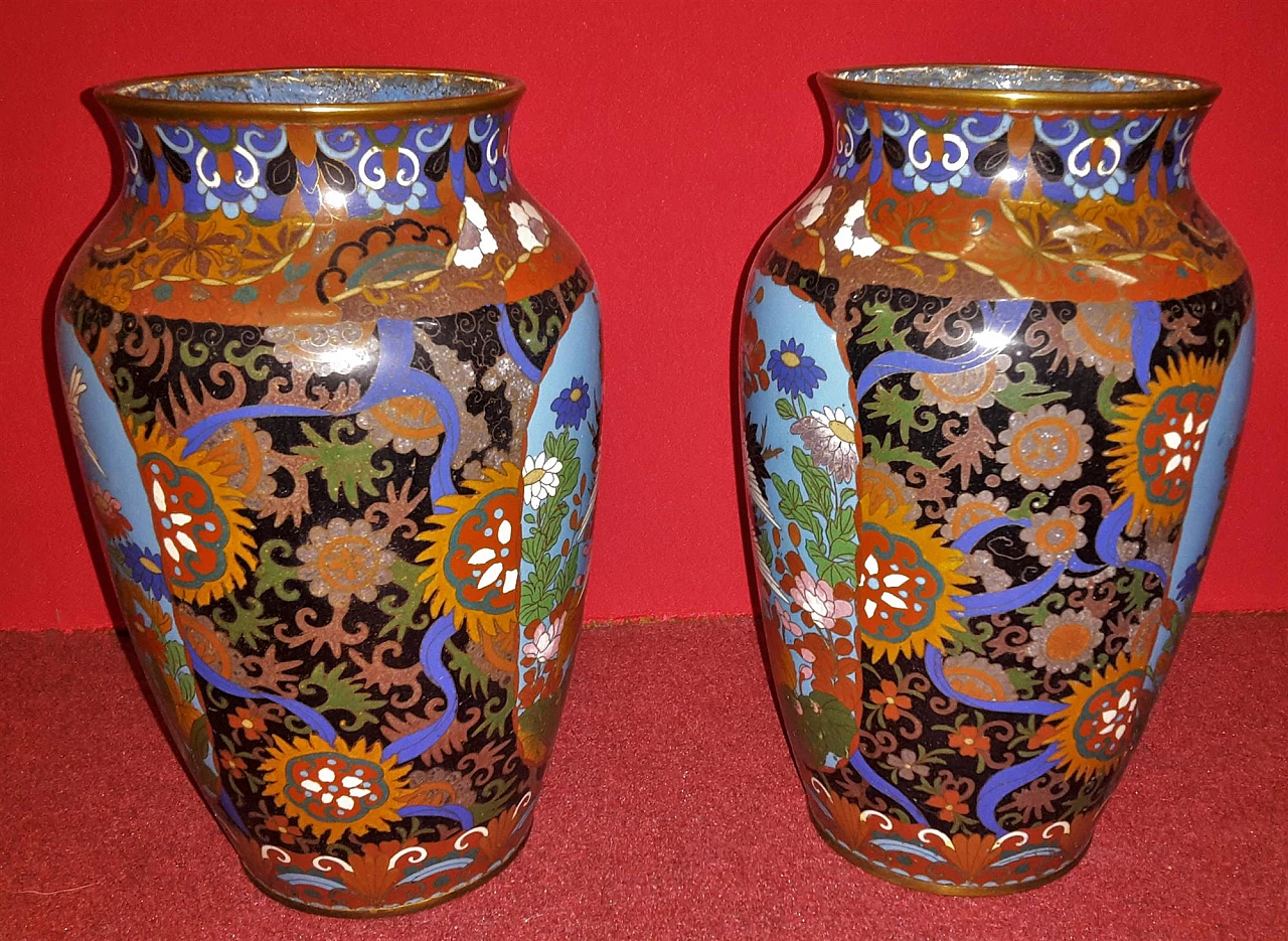 Coppia di vasi in smalto cloisonnè, fine '800 4