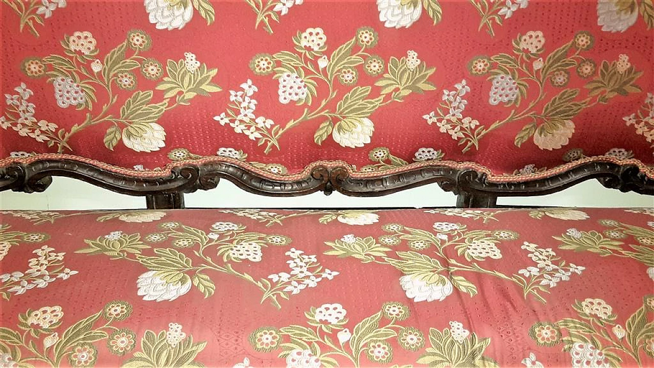 Venetian carved walnut and fabric sofa, early 17th century 7