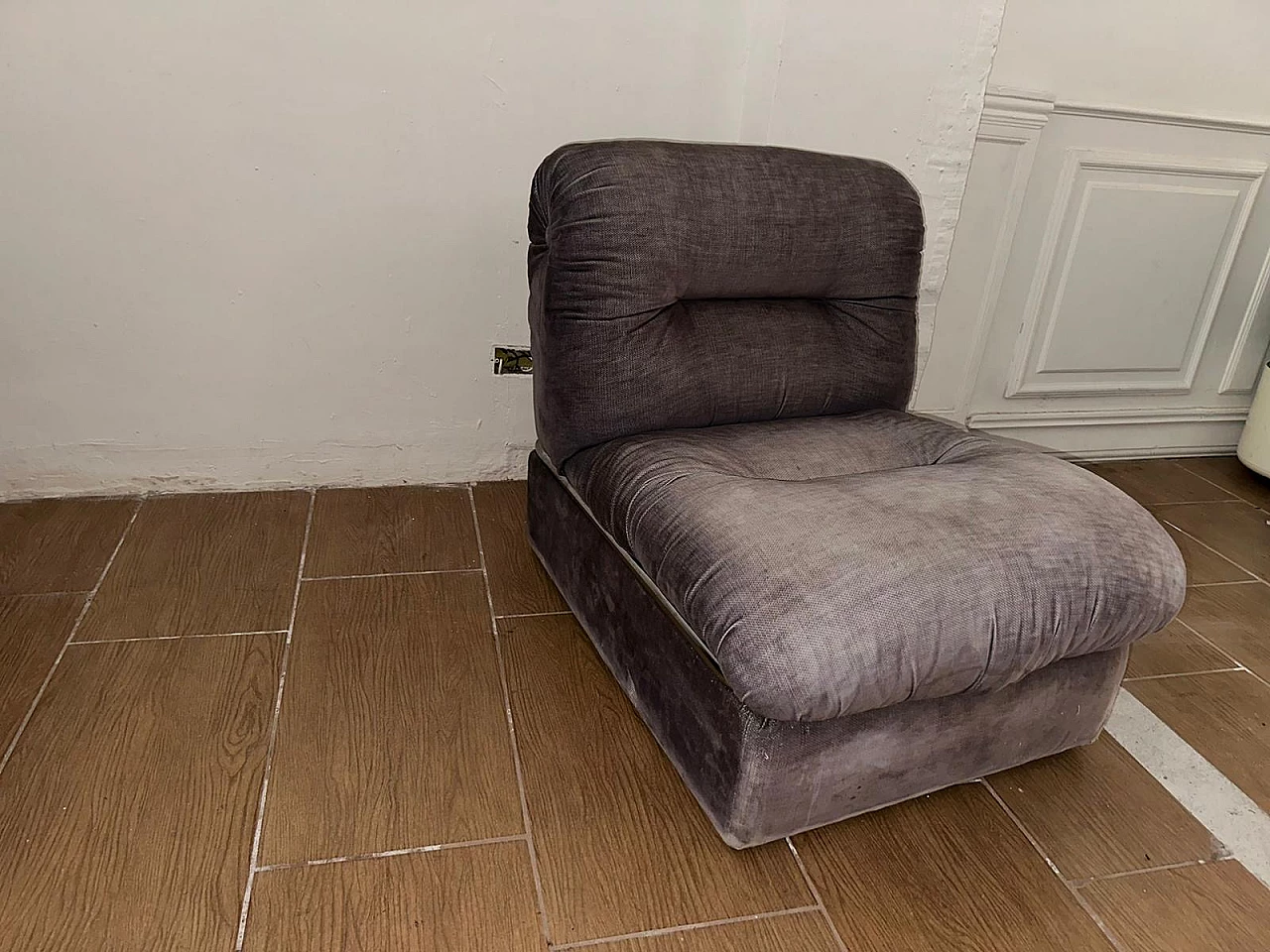 Armchair in grey velvet, 1970s 8