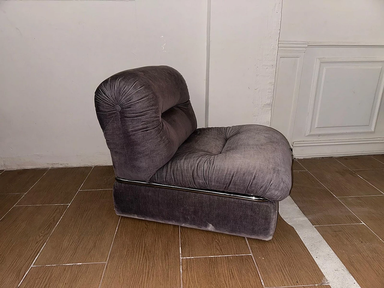 Armchair in grey velvet, 1970s 9