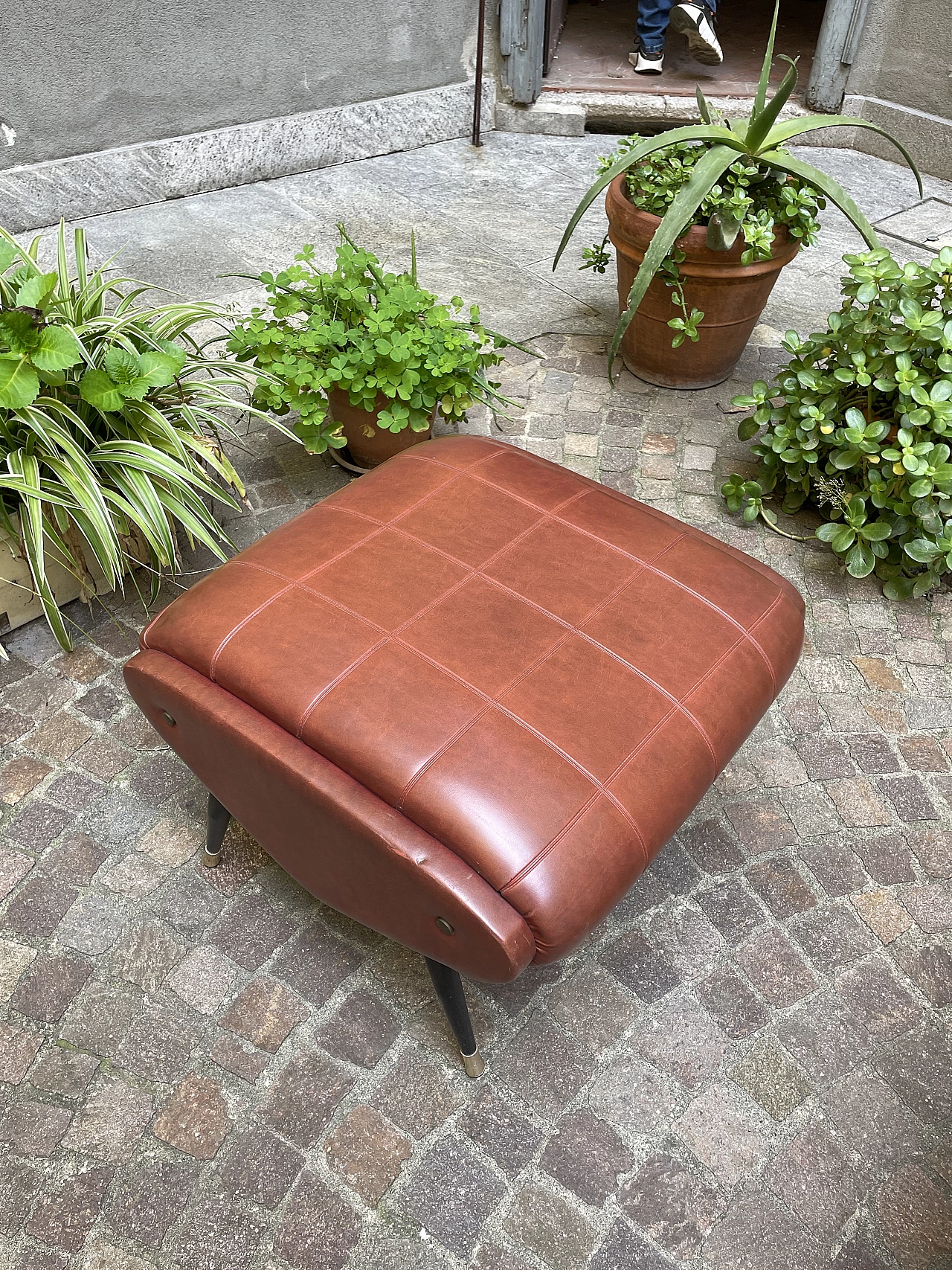 Pair of Oscar armchairs with pouf by Nello Pini for Novarredo, 1960s 15