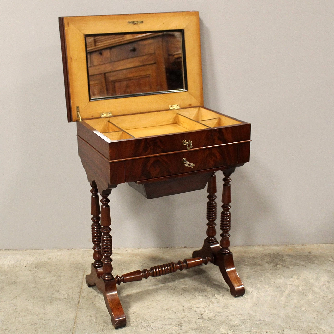 Mahogany and mahogany feather side table, second half of 19th century 2