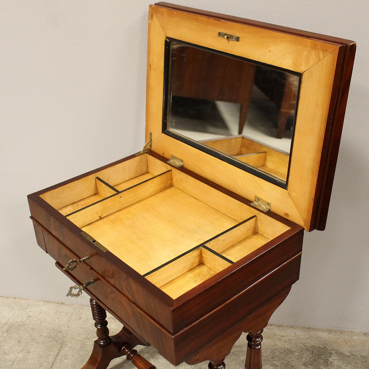 Mahogany and mahogany feather side table, second half of 19th century 6