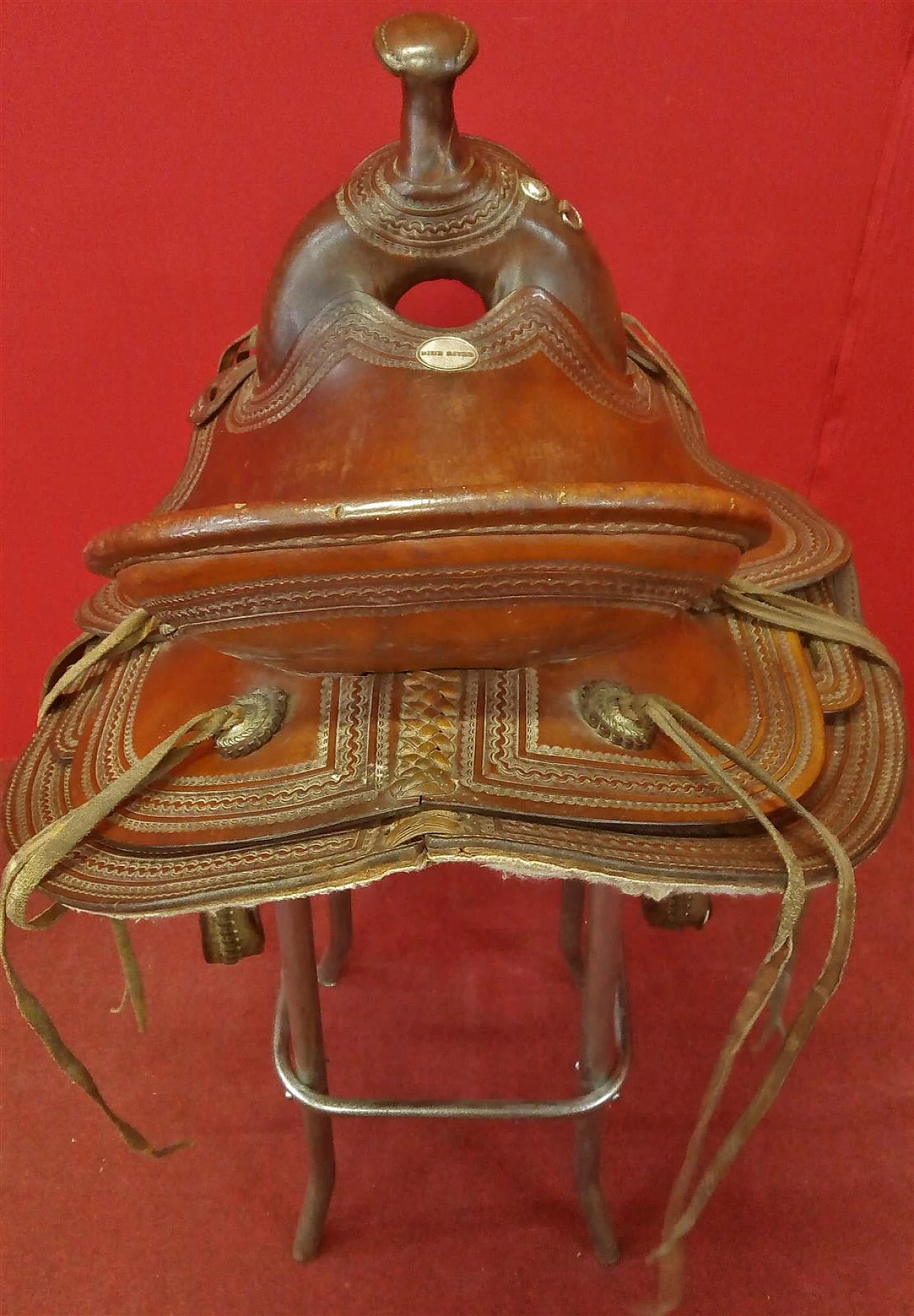 Blue River leather saddle by Billy Cook, early 20th century 9