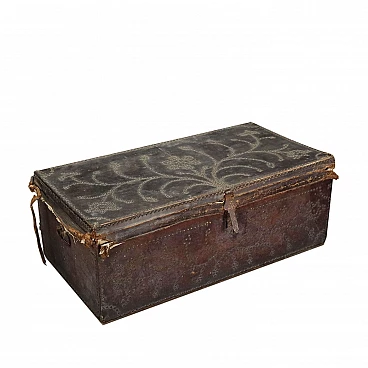 Wood and leather trunk, late 19th century