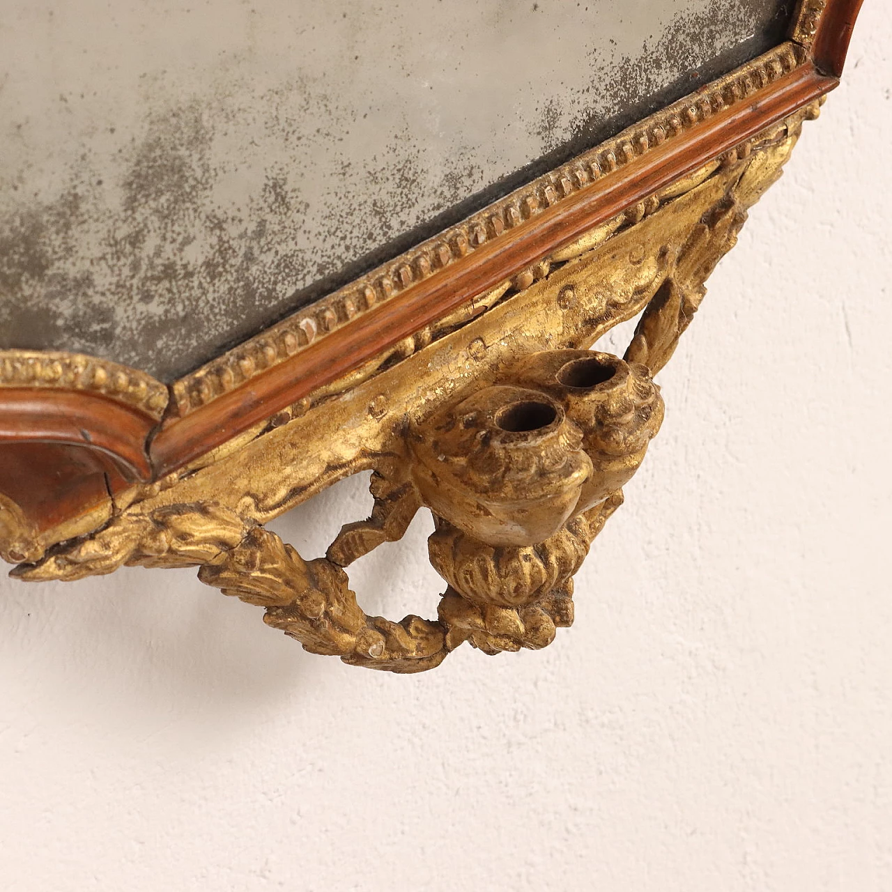 Neoclassical shaped walnut mirror, last quarter 18th century 8