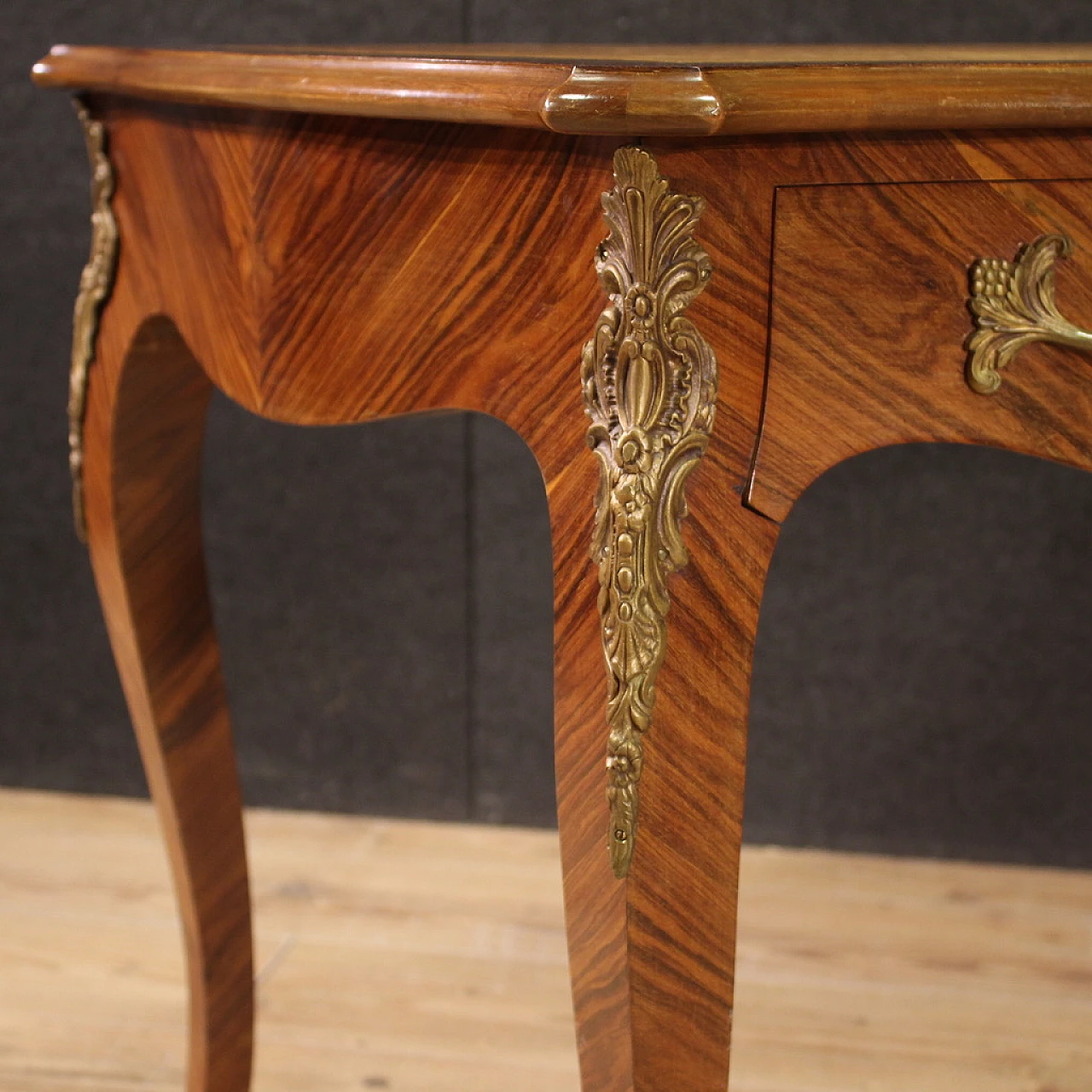 Desk in veneered and carved in walnut and rosewood 8
