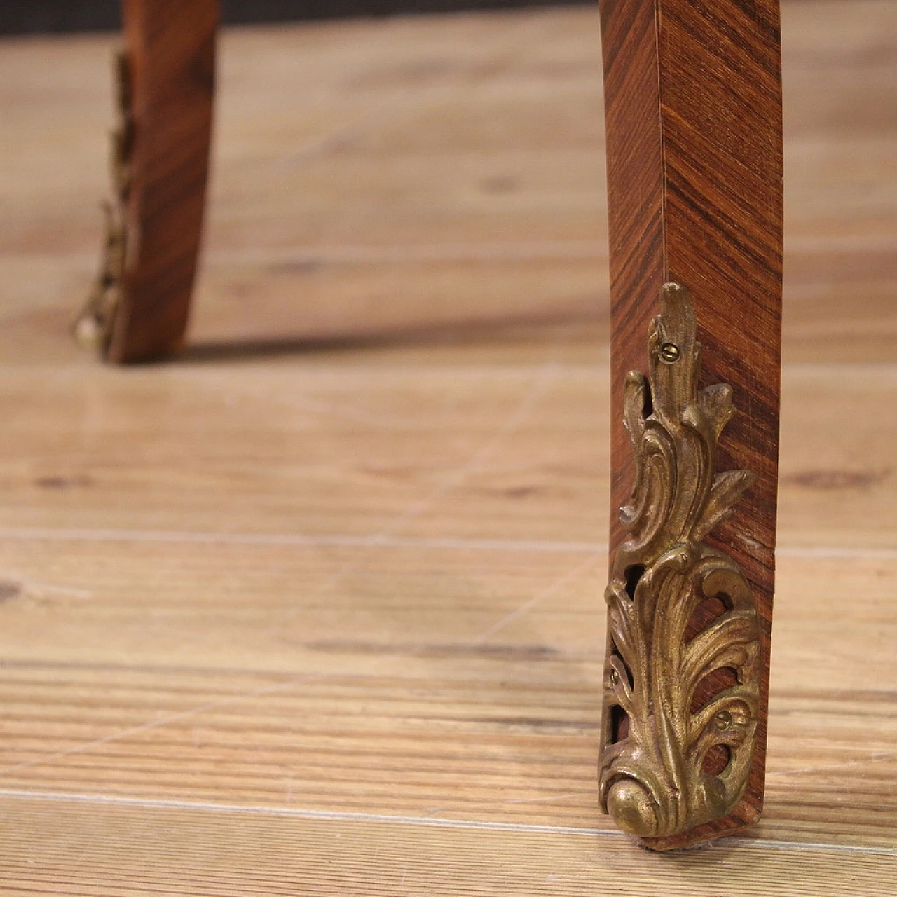Desk in veneered and carved in walnut and rosewood 9