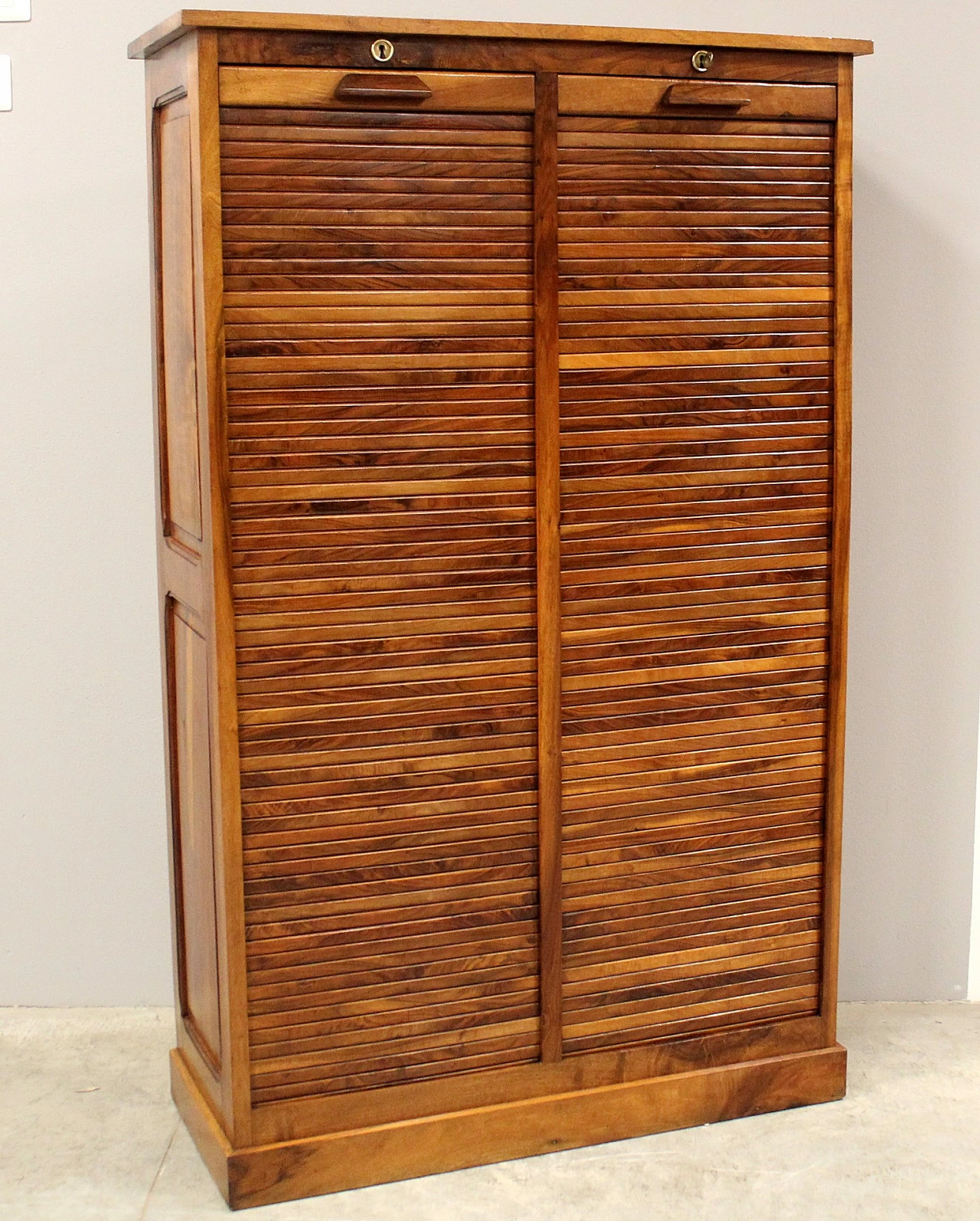 Solid walnut double shutter filing cabinet, early 20th century 10