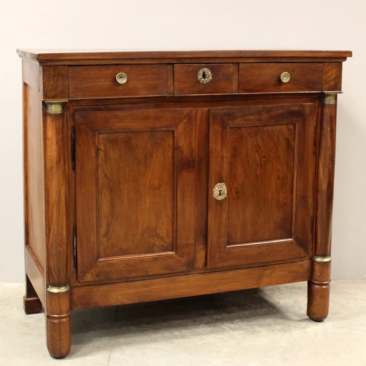 Credenza Impero in noce con ante e cassetti, inizio '800 1