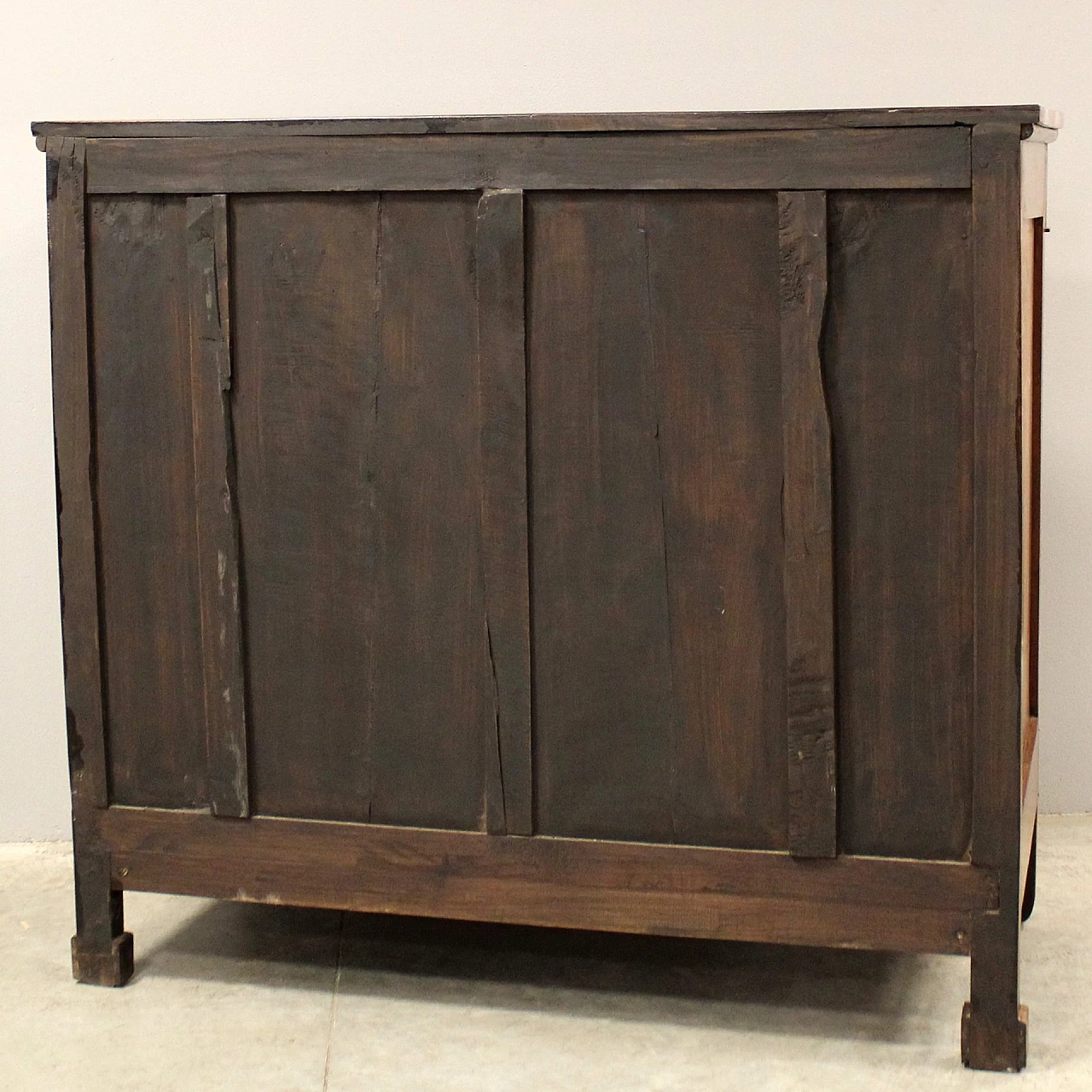 Empire walnut sideboard with doors and drawers, early 19th century 7