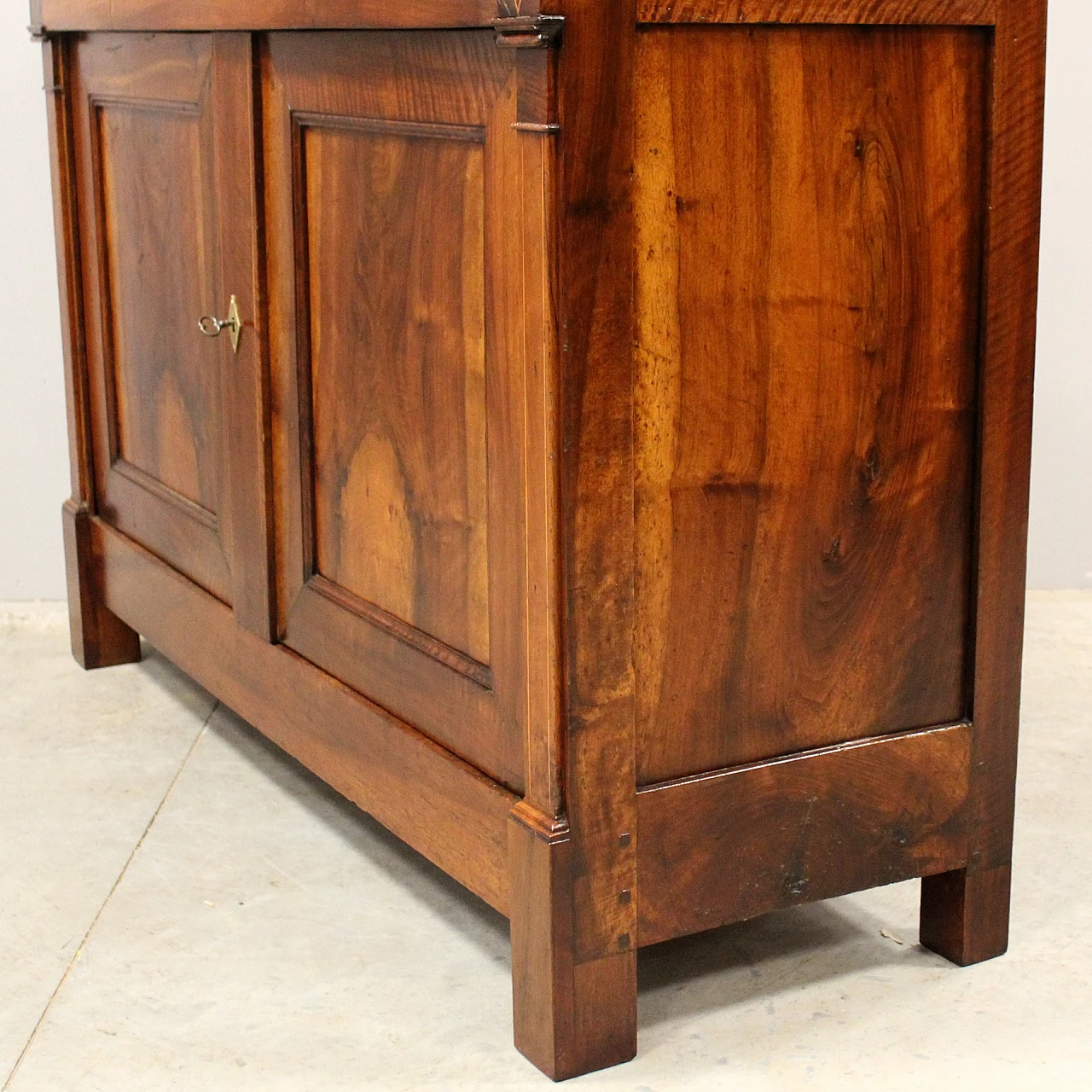 Empire solid walnut sideboard with thread inlays, early 19th century 6