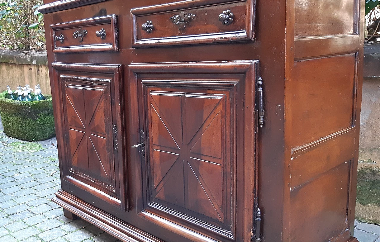 French double-body walnut sideboard, late 17th century 5