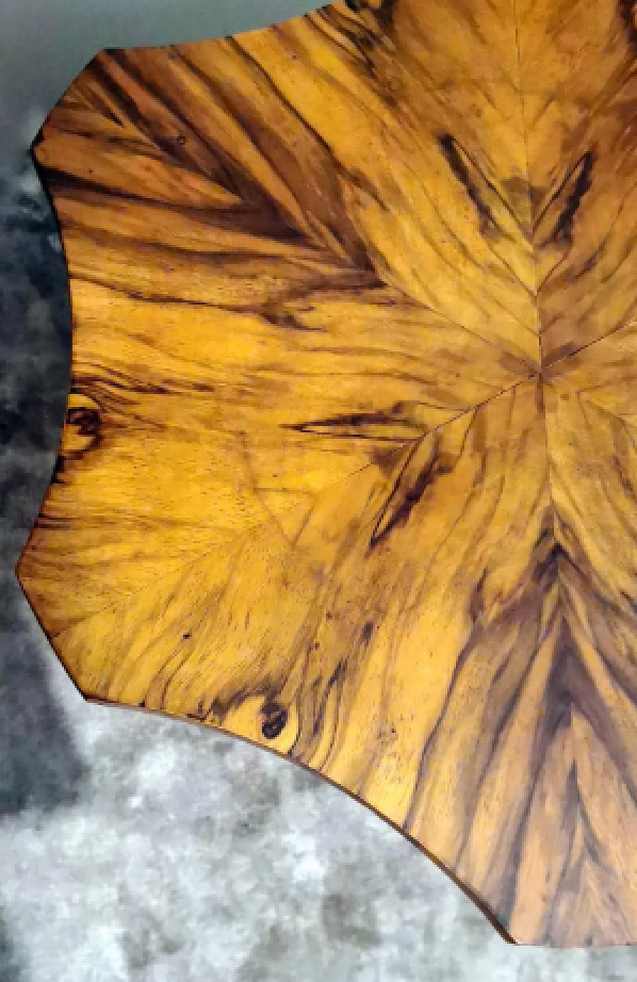 Biedermeier shaped walnut coffee table, late 19th century 9