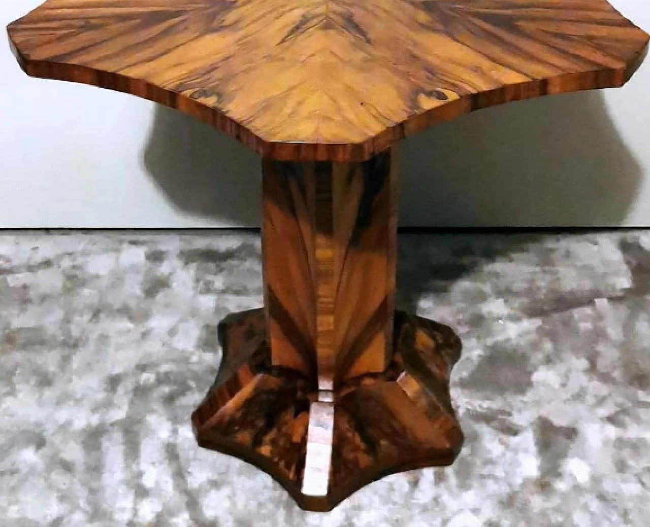 Biedermeier shaped walnut coffee table, late 19th century 12