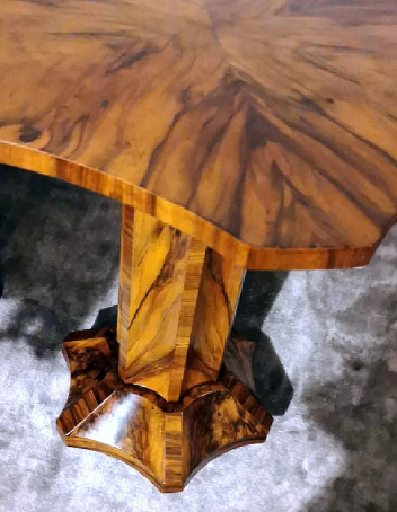 Biedermeier shaped walnut coffee table, late 19th century 13