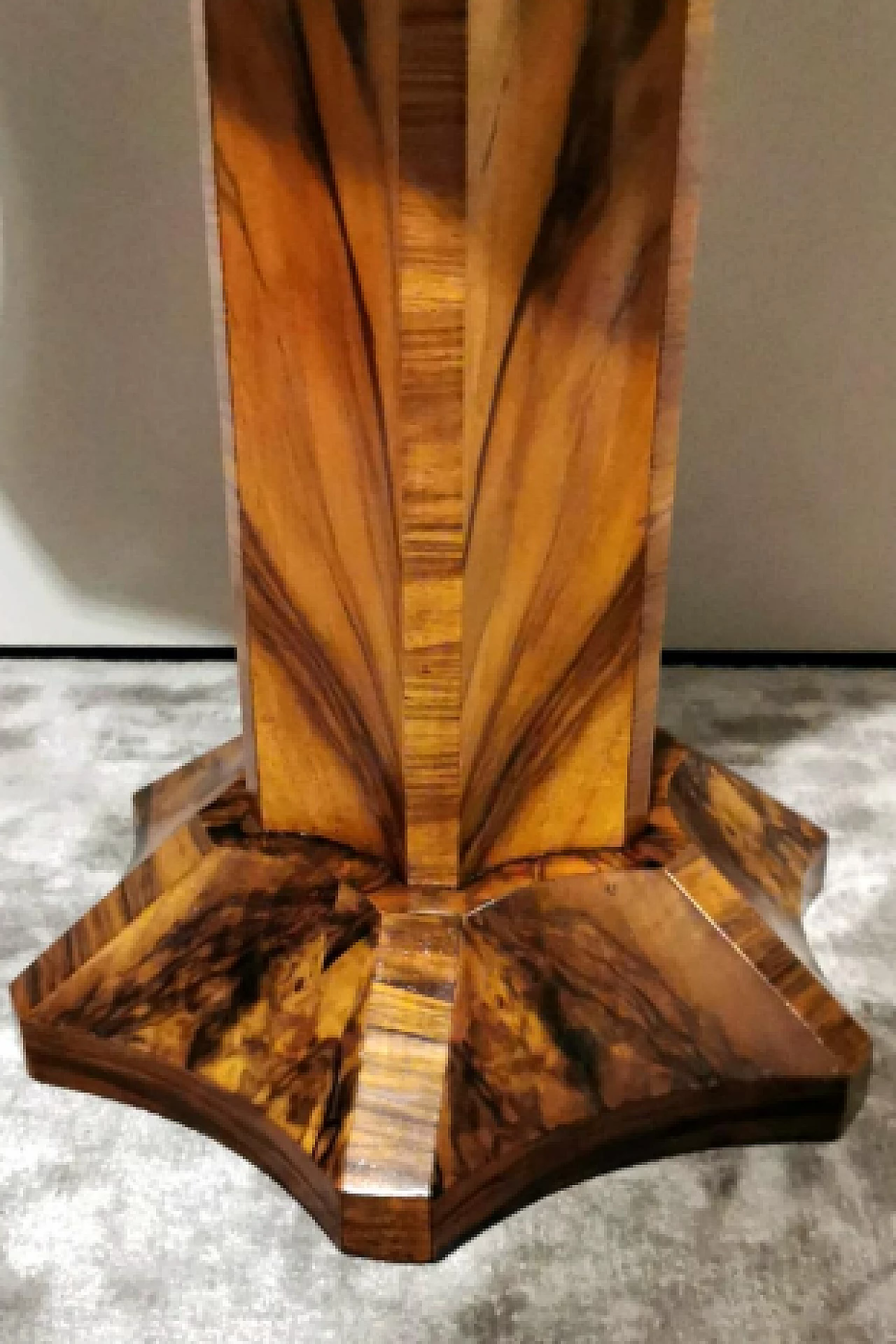 Biedermeier shaped walnut coffee table, late 19th century 15