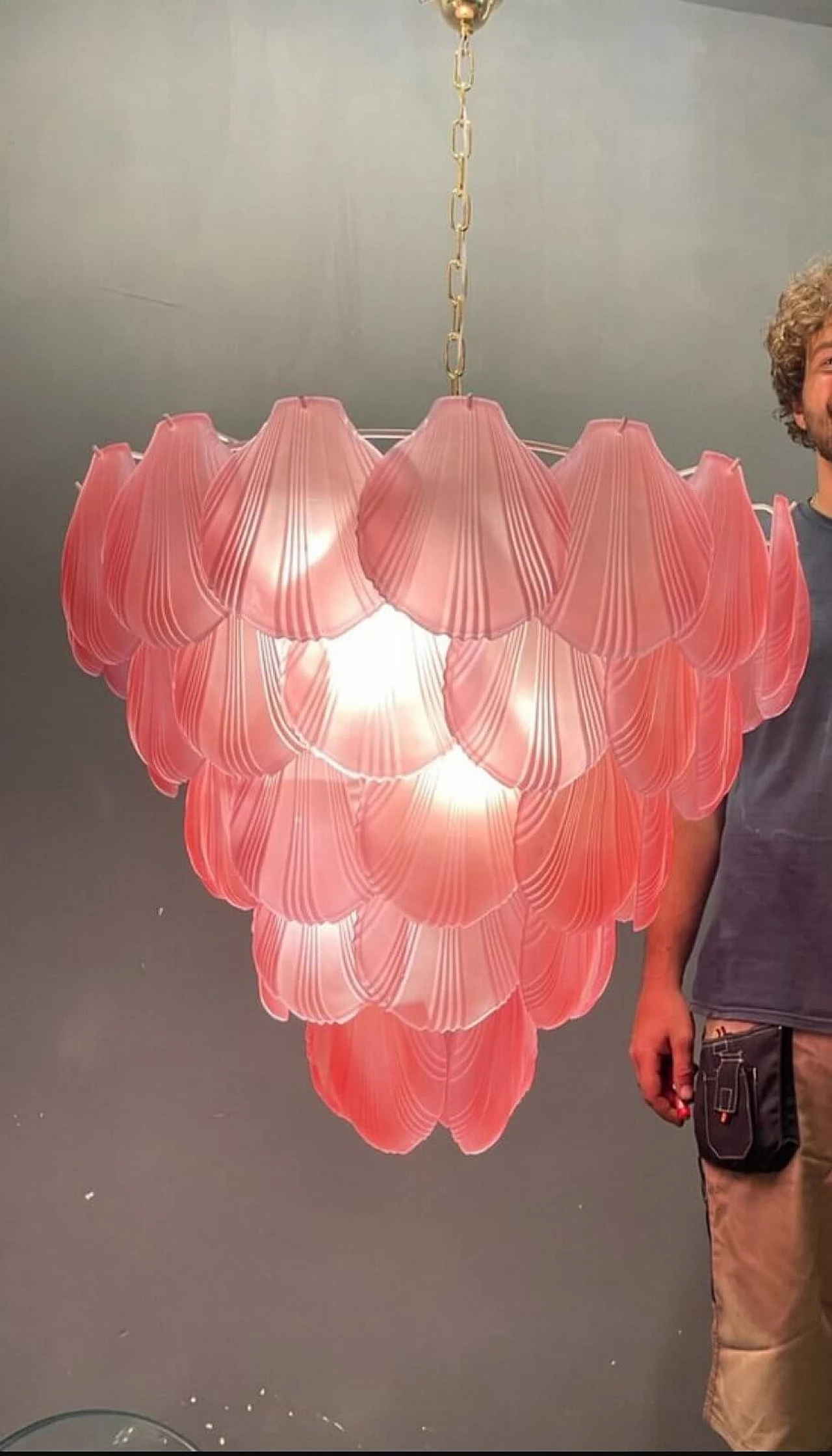 Lampadario a conchiglie in vetro satinato rosa, anni '80 12