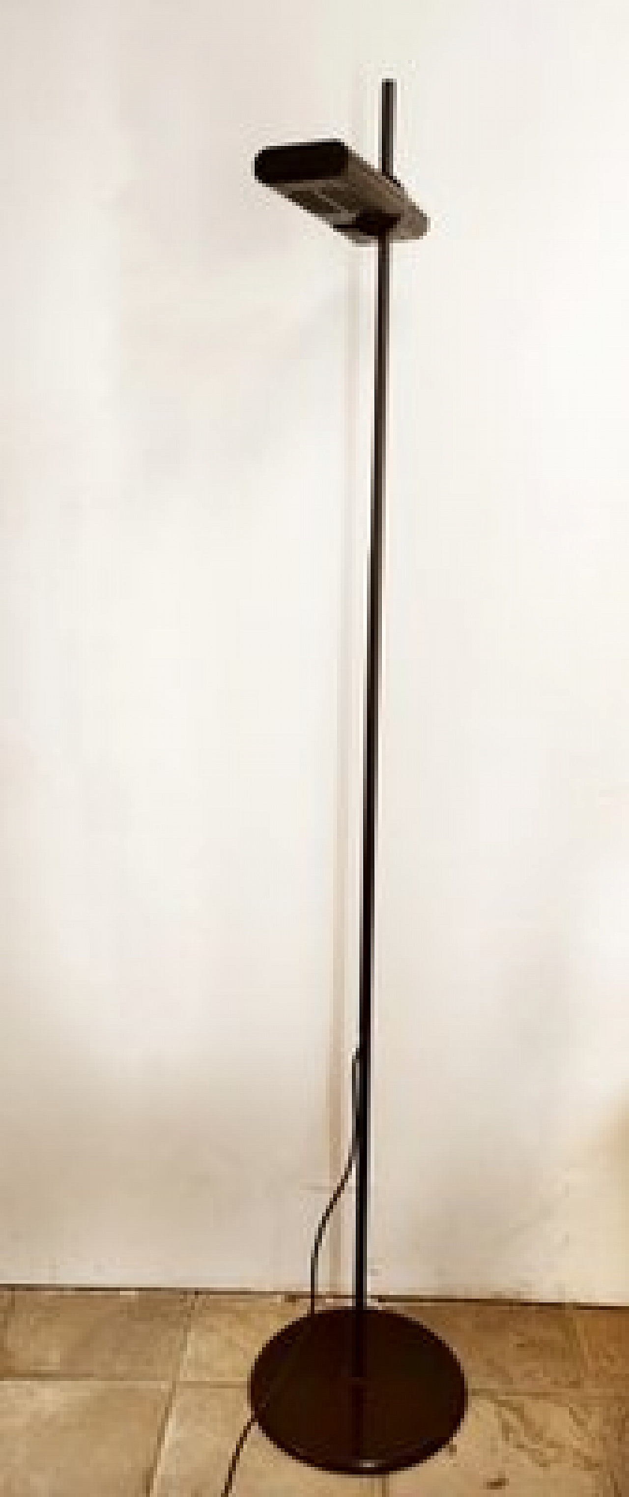 Lampada da terra Aton di E. Gismondi per Artemide, anni '80 3