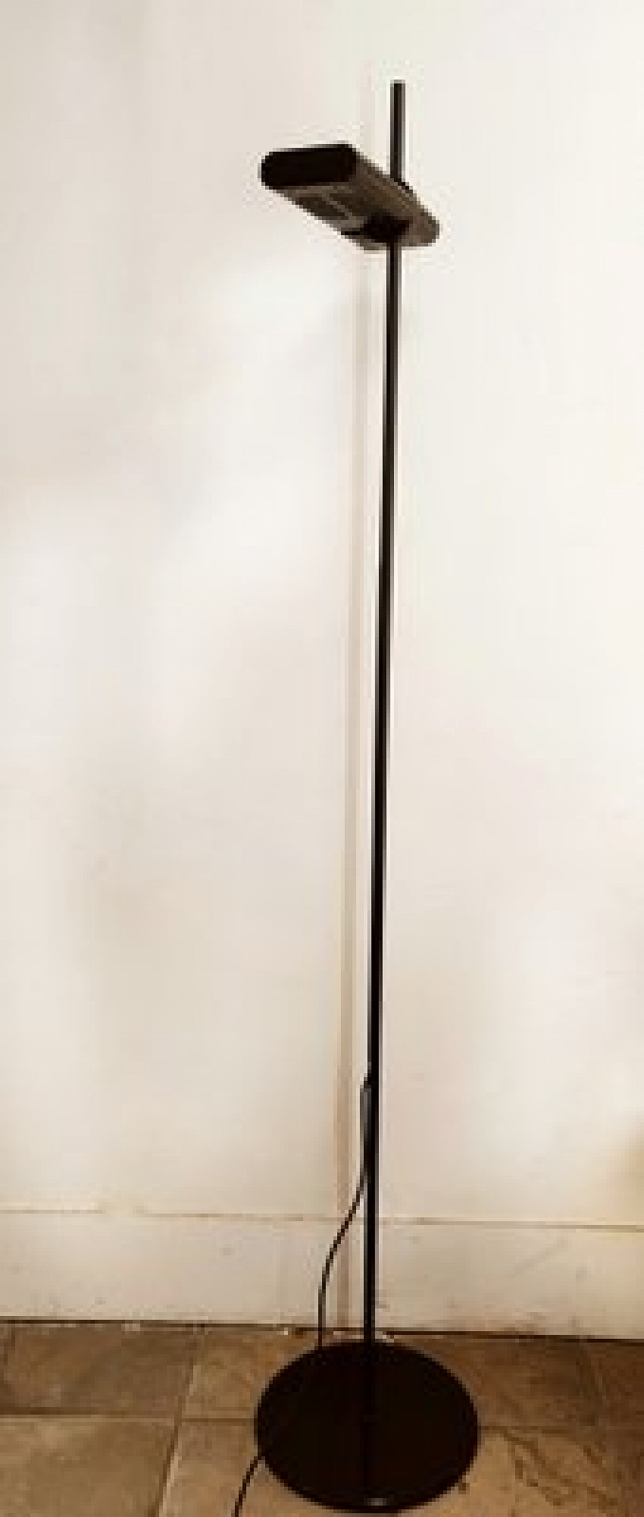 Lampada da terra Aton di E. Gismondi per Artemide, anni '80 7