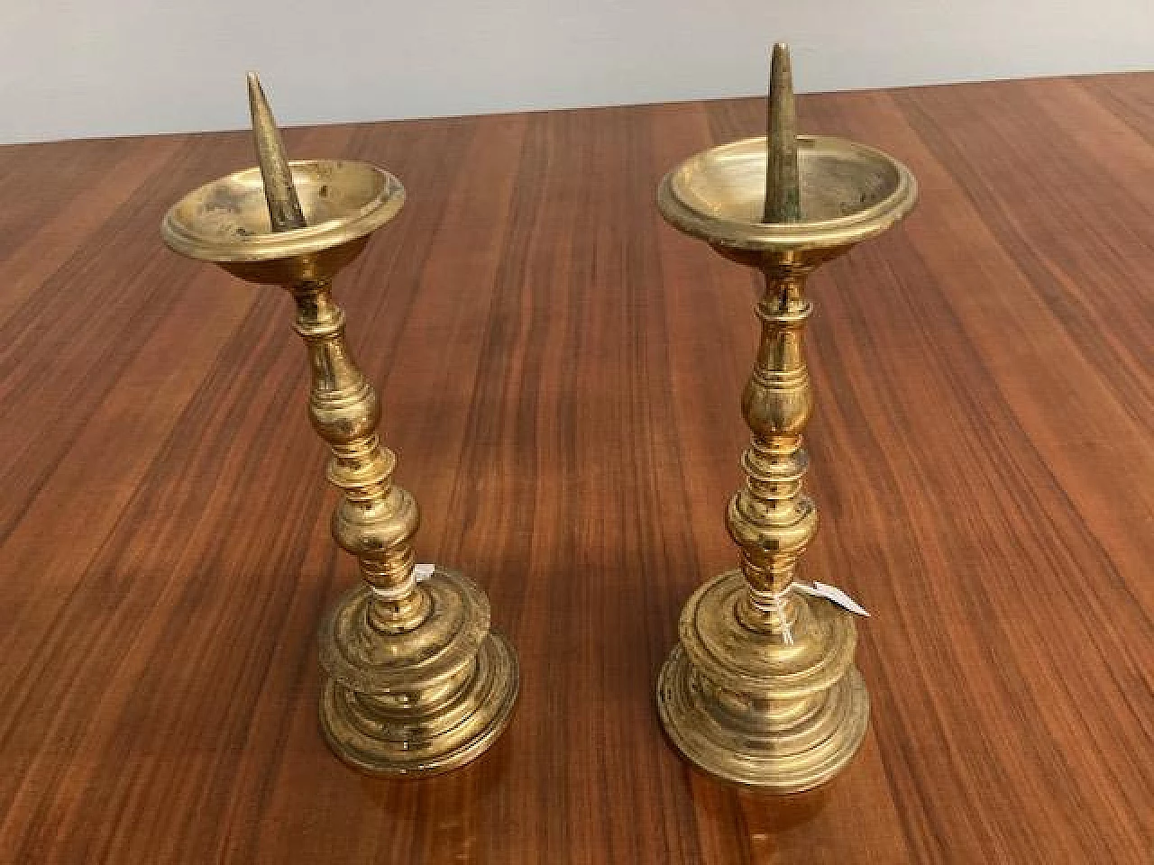 Pair of Empire bronze candlesticks, early 19th century 3