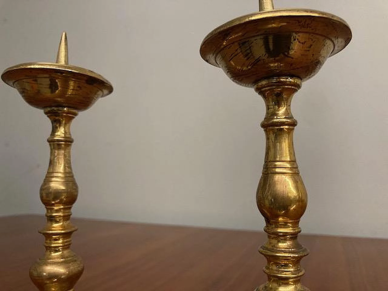 Pair of Empire bronze candlesticks, early 19th century 8