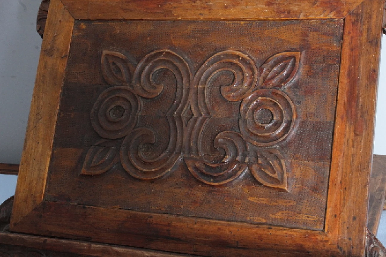 Leggio da tavolo in legno con intagli, '800 3
