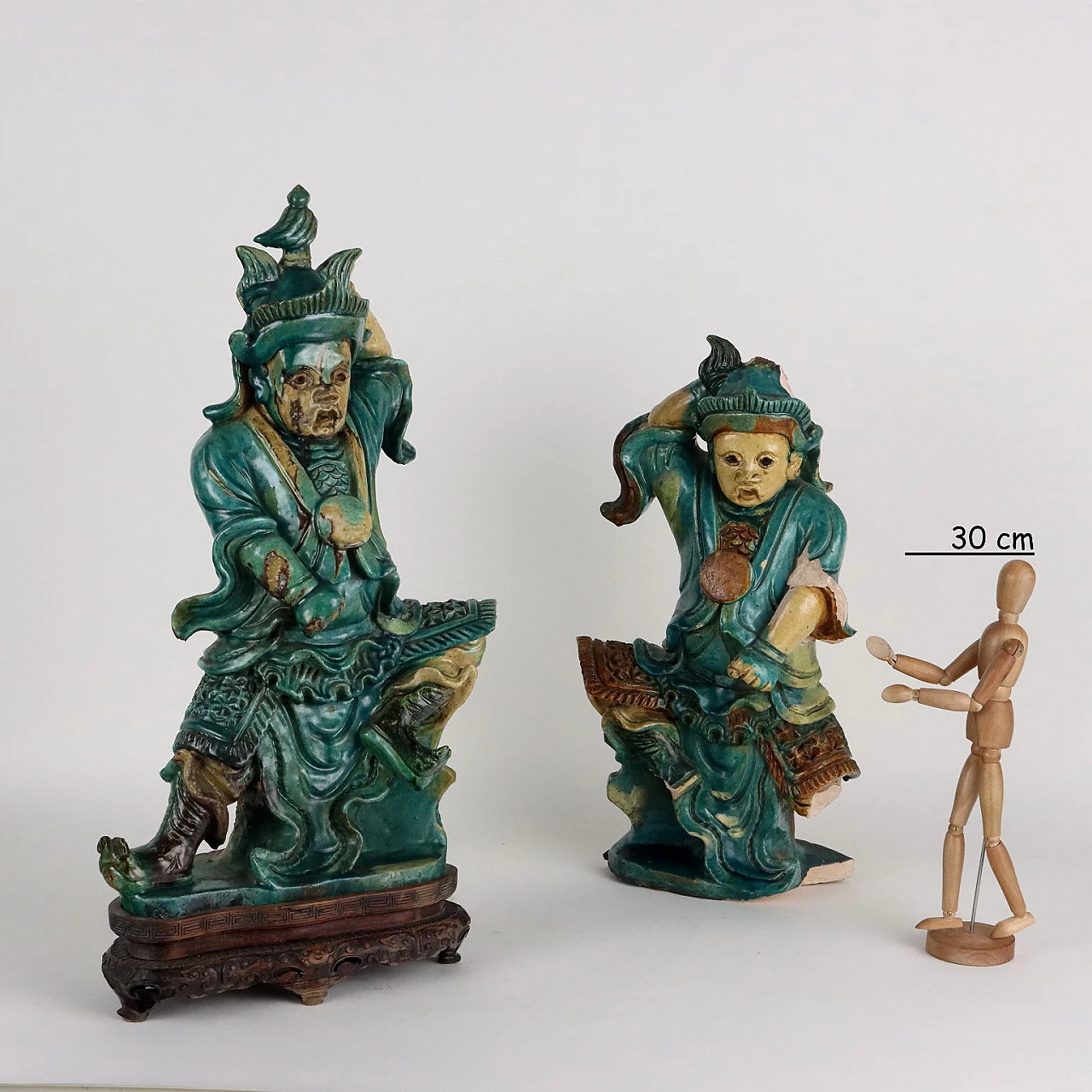 Coppia di Figure di guerrieri in grès, Ming 2