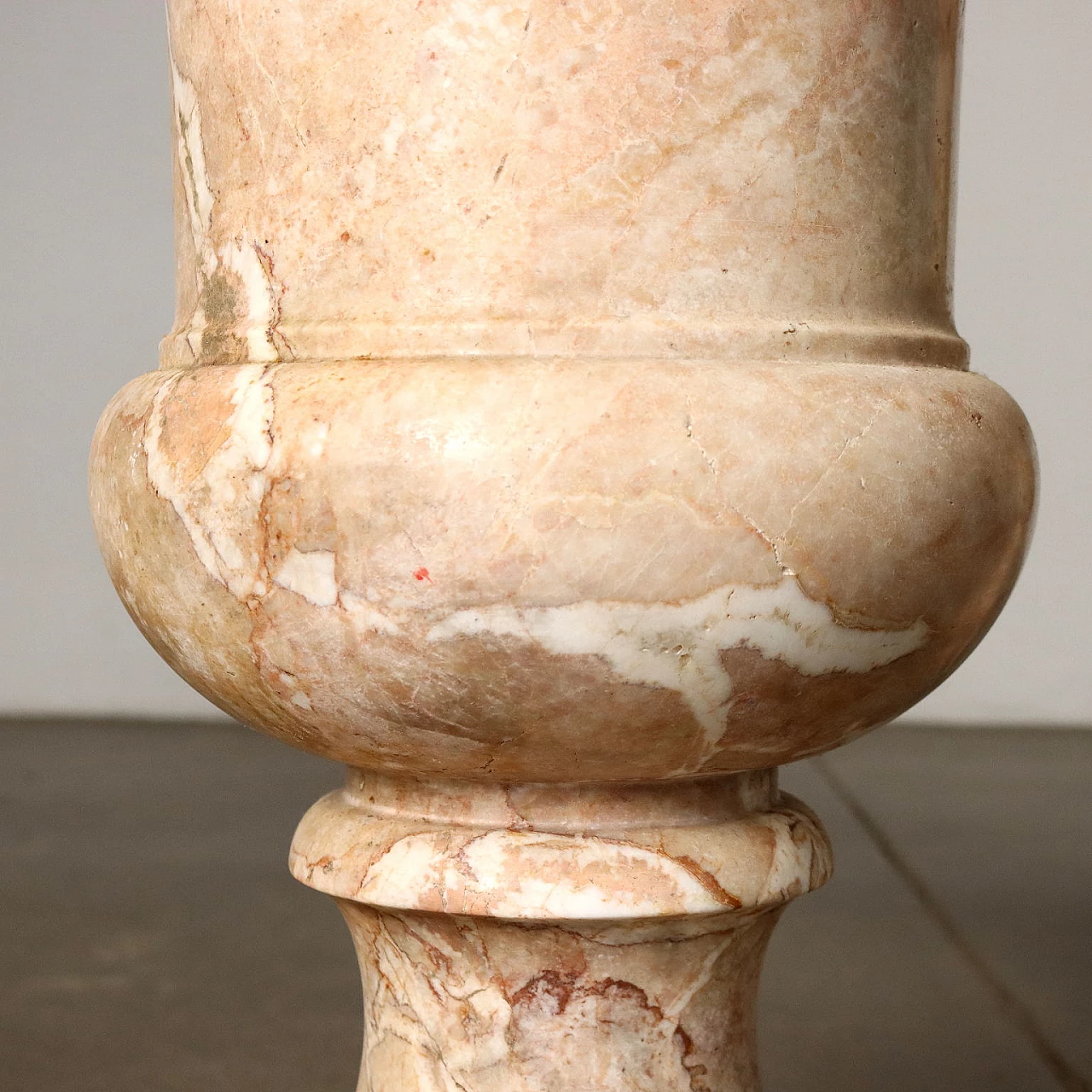 Coppia di vasi in marmo, inizio '900 5