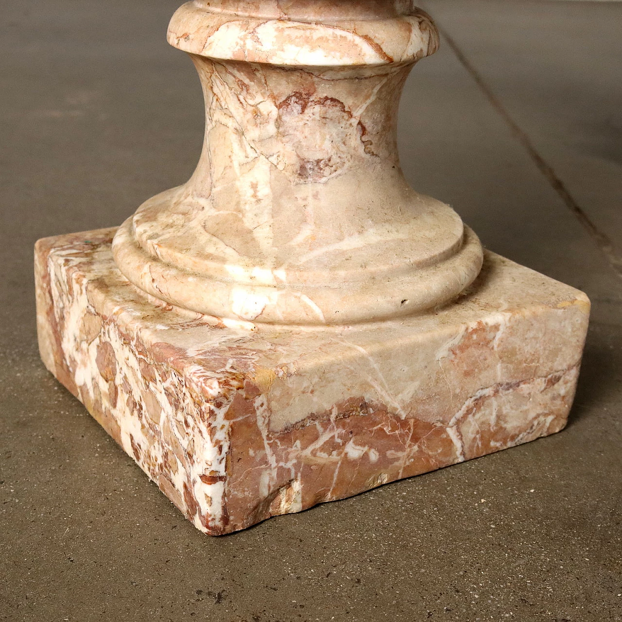 Coppia di vasi in marmo, inizio '900 7