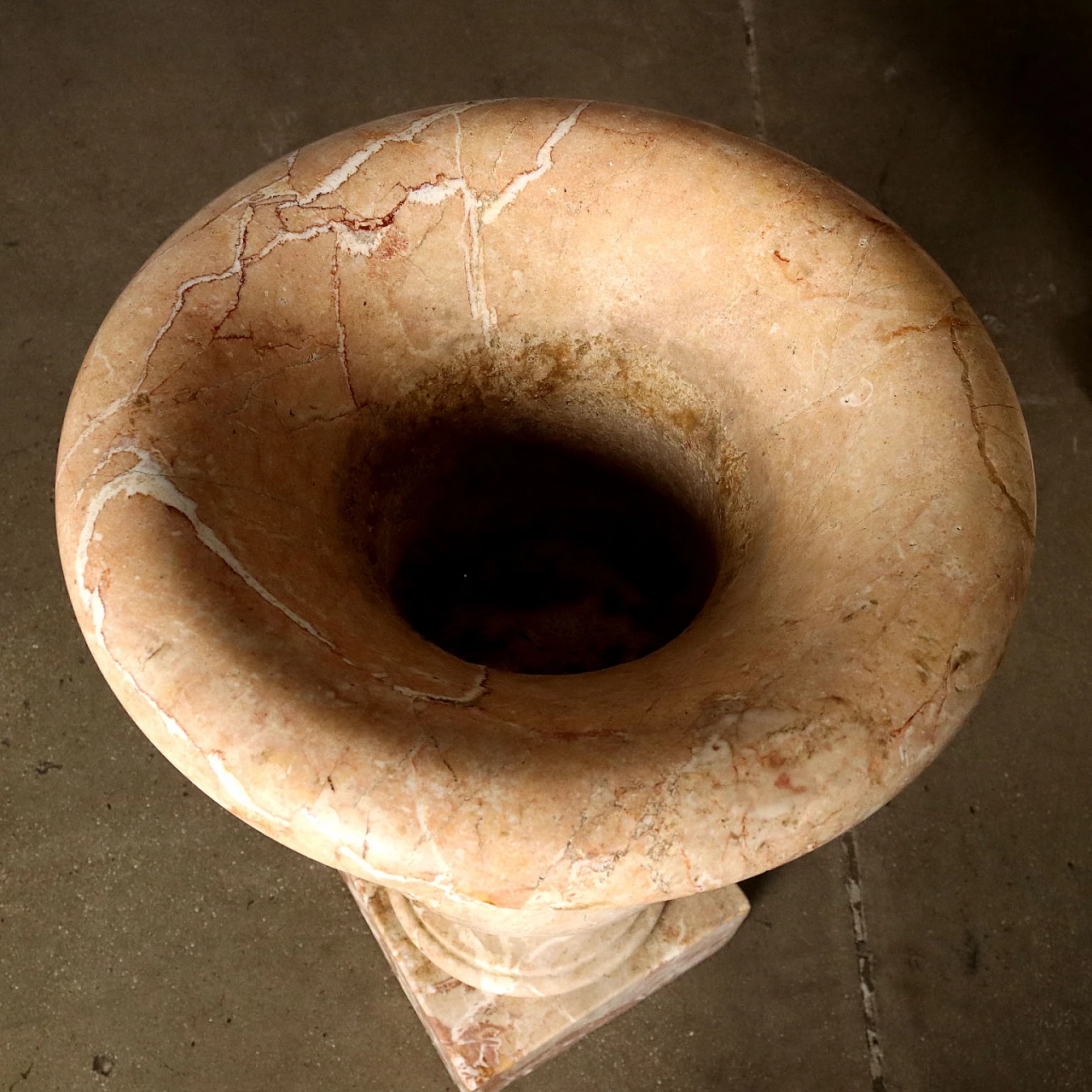 Coppia di vasi in marmo, inizio '900 9