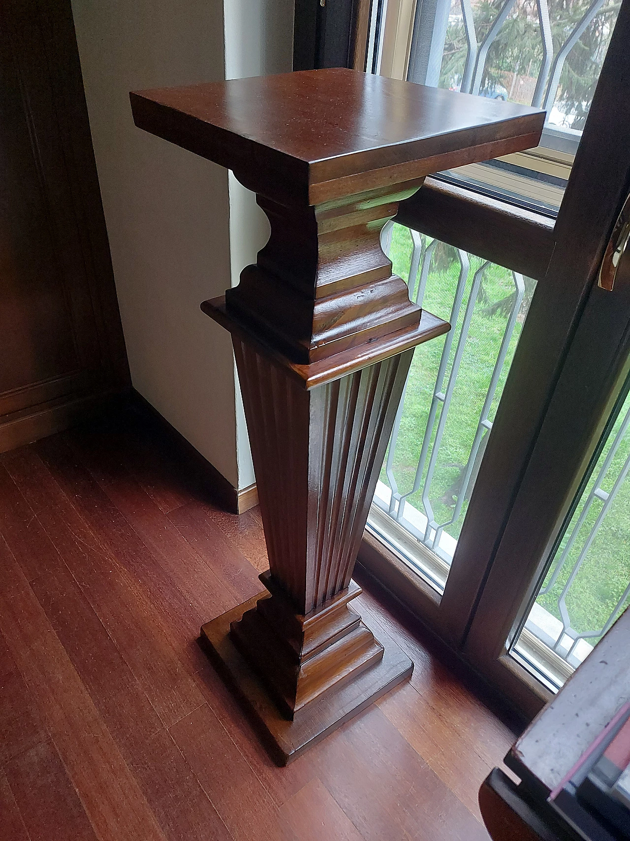 Colonna stile Neoclassico in legno, anni '50 2