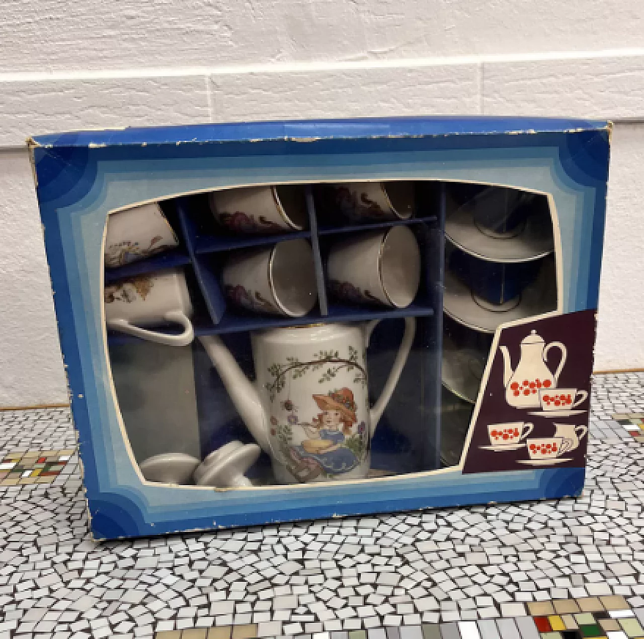 Porcelain children's toy tea/coffee service, 1970s 1