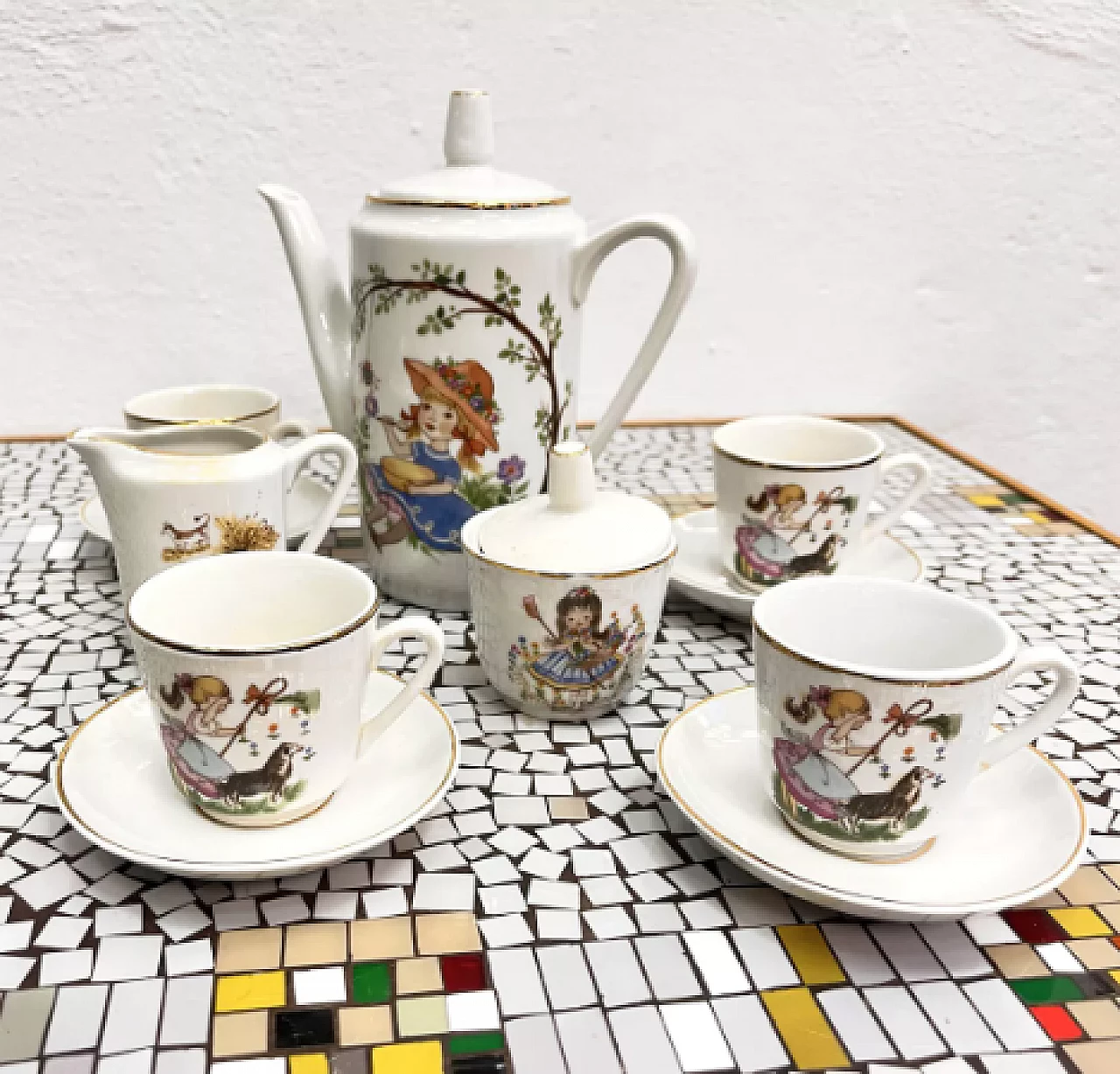 Porcelain children's toy tea/coffee service, 1970s 10